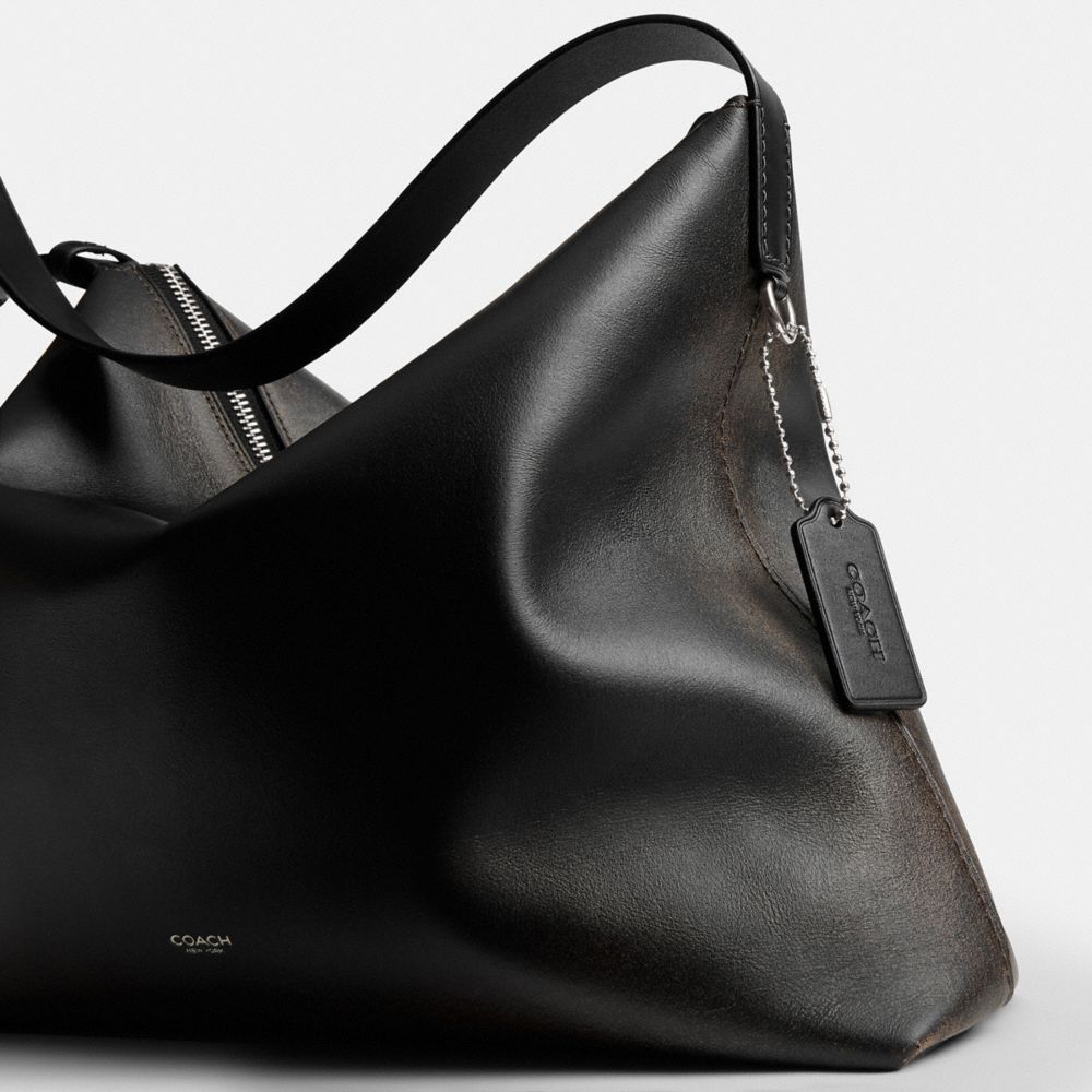 Coach Mott Messenger Bag 38 In Loved Leather Black/Light Tan
