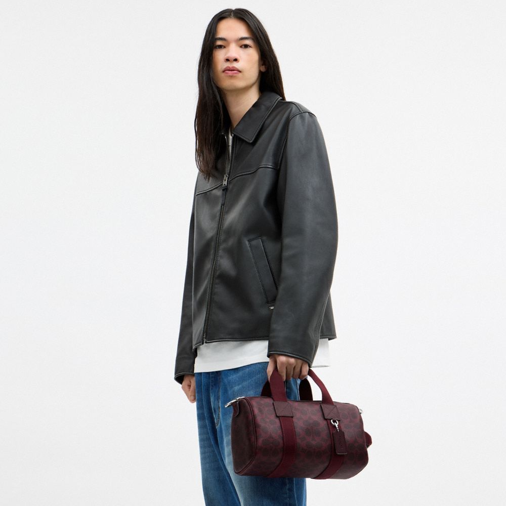 Coach Explorer Duffle Bag 28 In Signature Canvas Sv/Black Currant