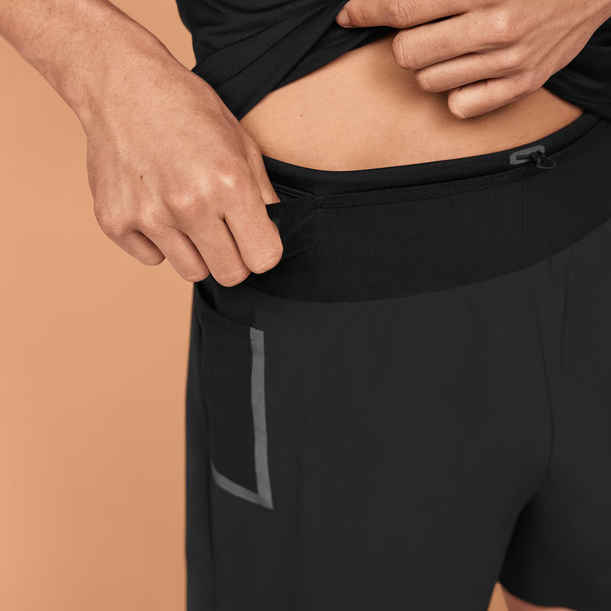 On Ultra Shorts Black