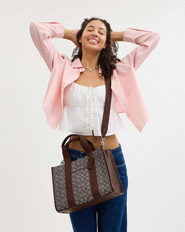 Smith Tote Bag In Signature Jacquard Signature Jacquard-Silver-Oak-Maple Signature Jacquard-Silver-Oak-Maple