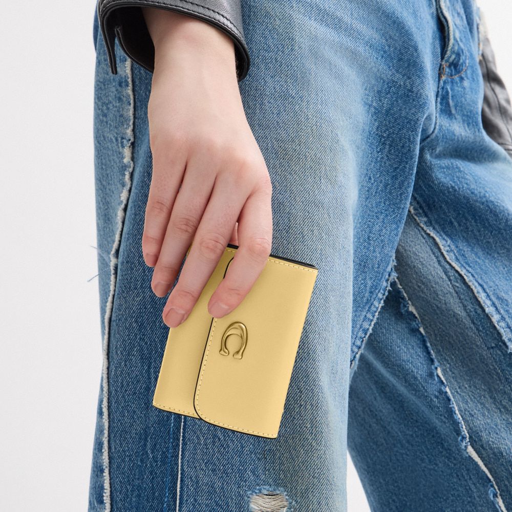 Coach Essential Card Holder Wallet Brass Vanilla
