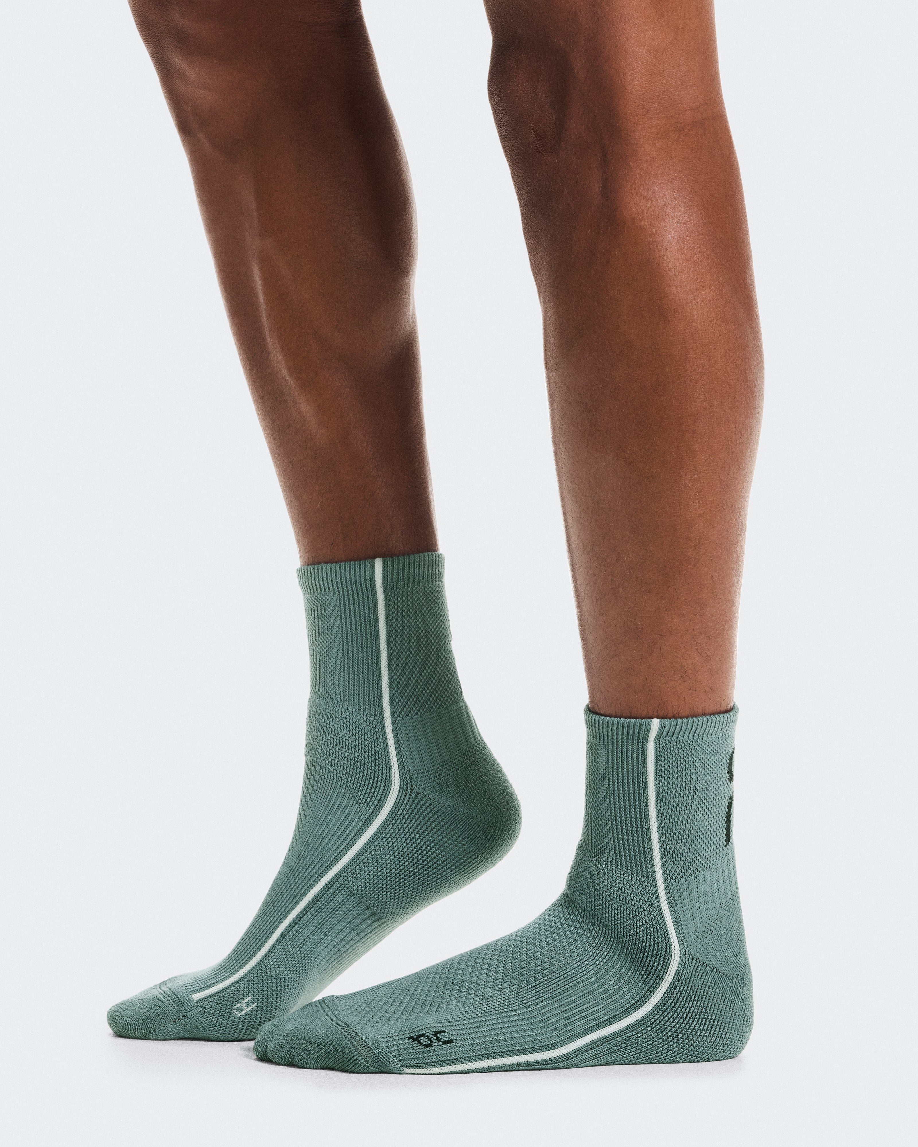 On Court Sock Mid Tide | Ivory