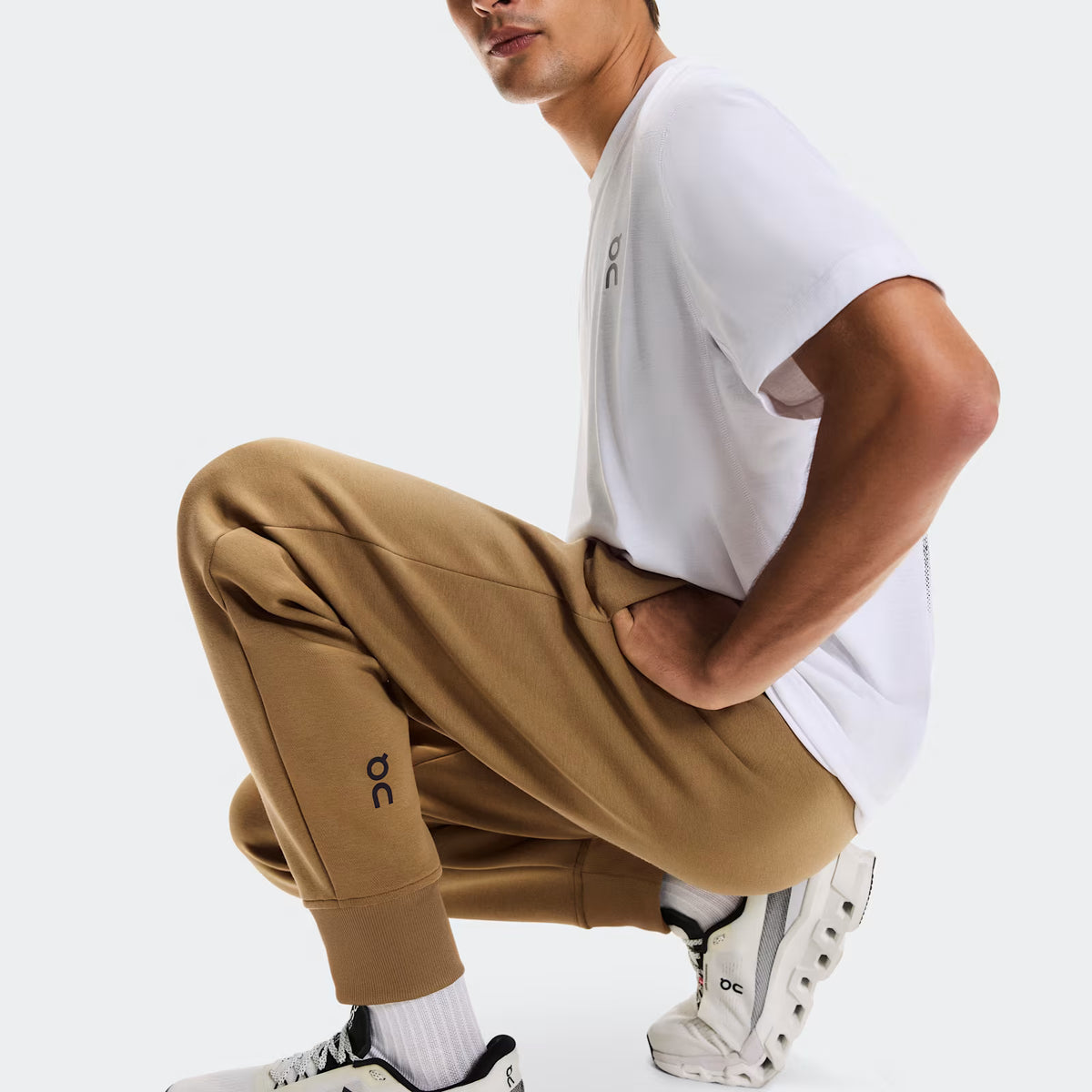 On Focus Tech Sweatpants Nutmeg