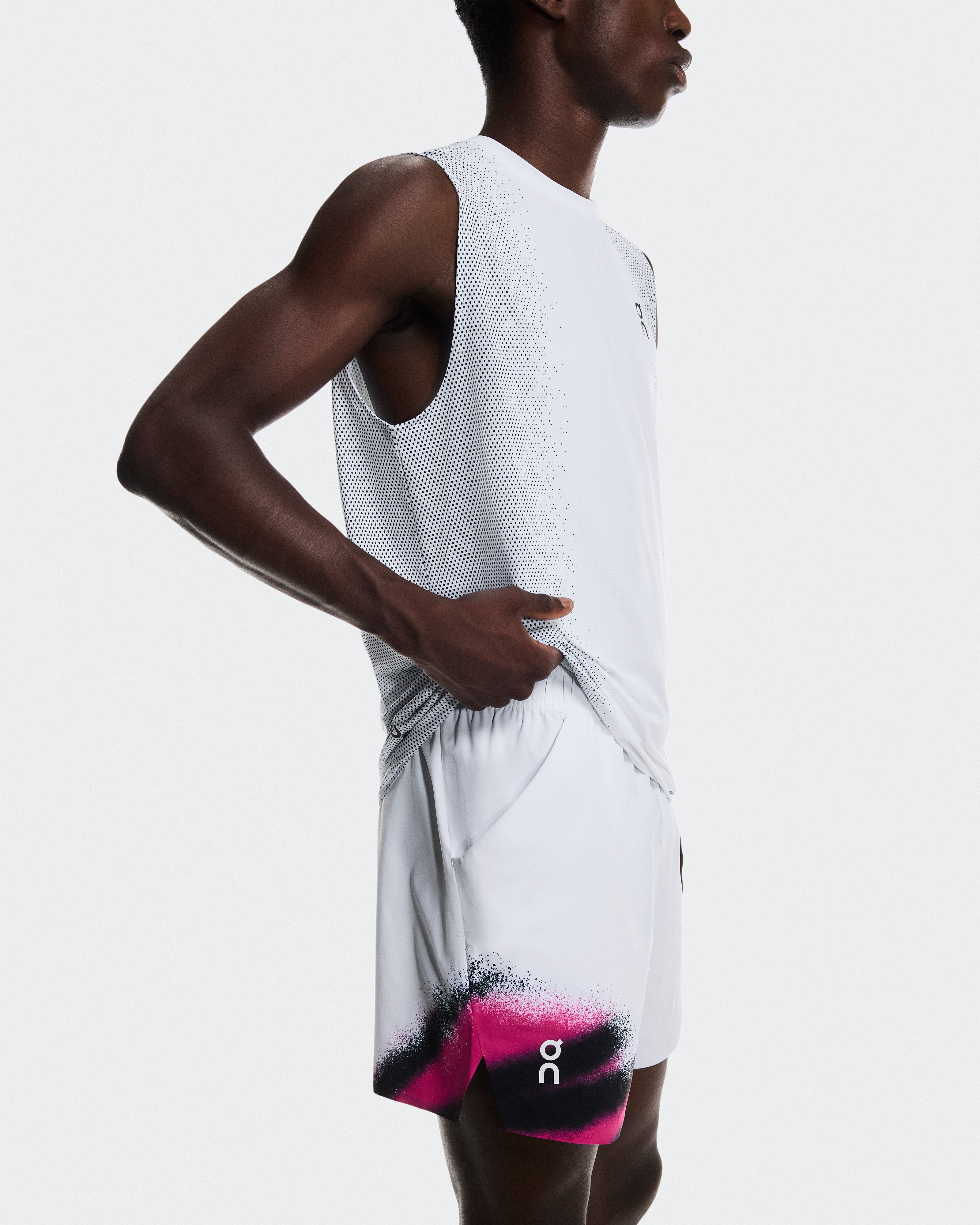 On Court Shorts White | Black