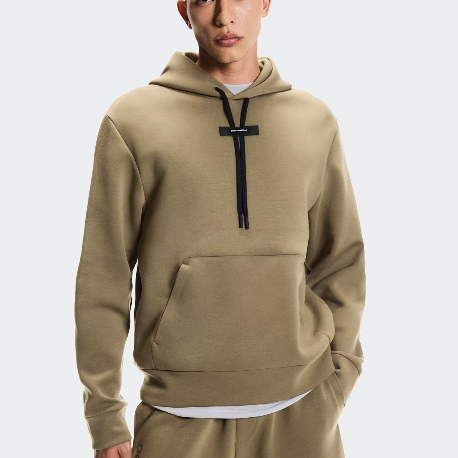 On Focus Tech Hoodie Kalamata