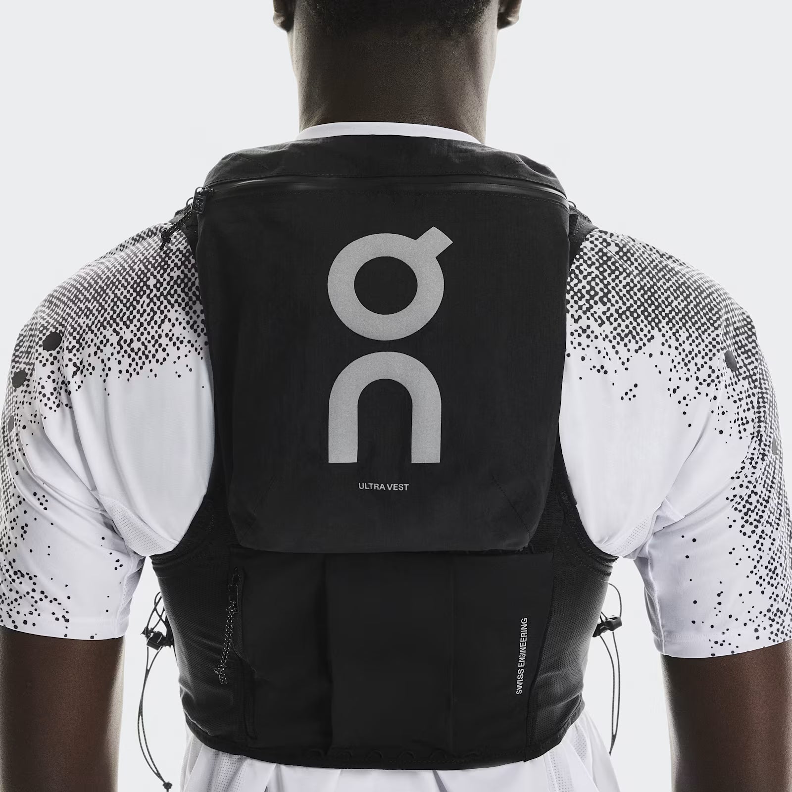 On Ultra Vest Pro Black
