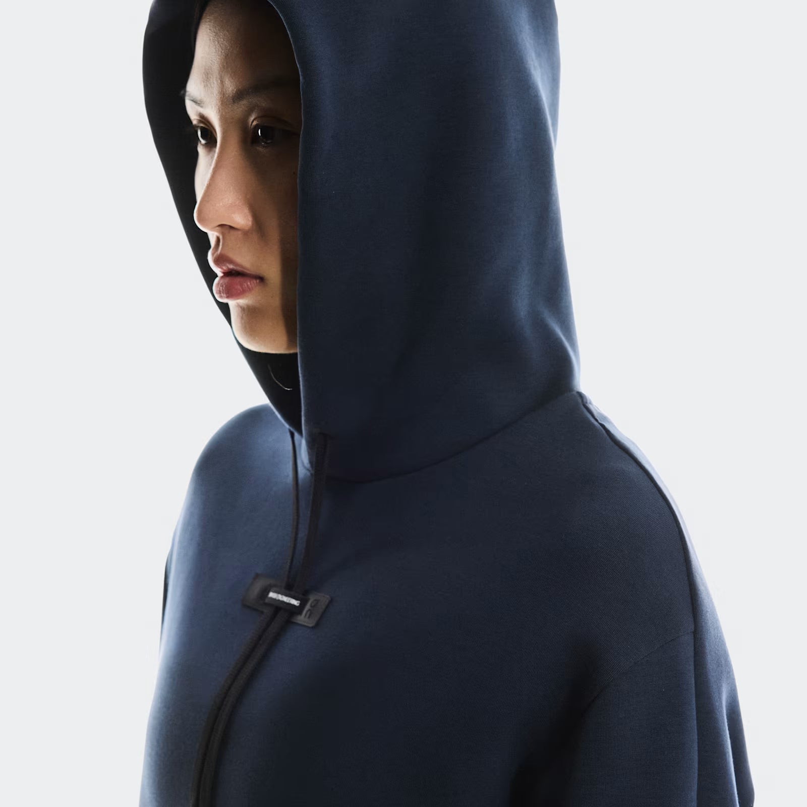 On Focus Tech Hoodie Navy (Women'S)