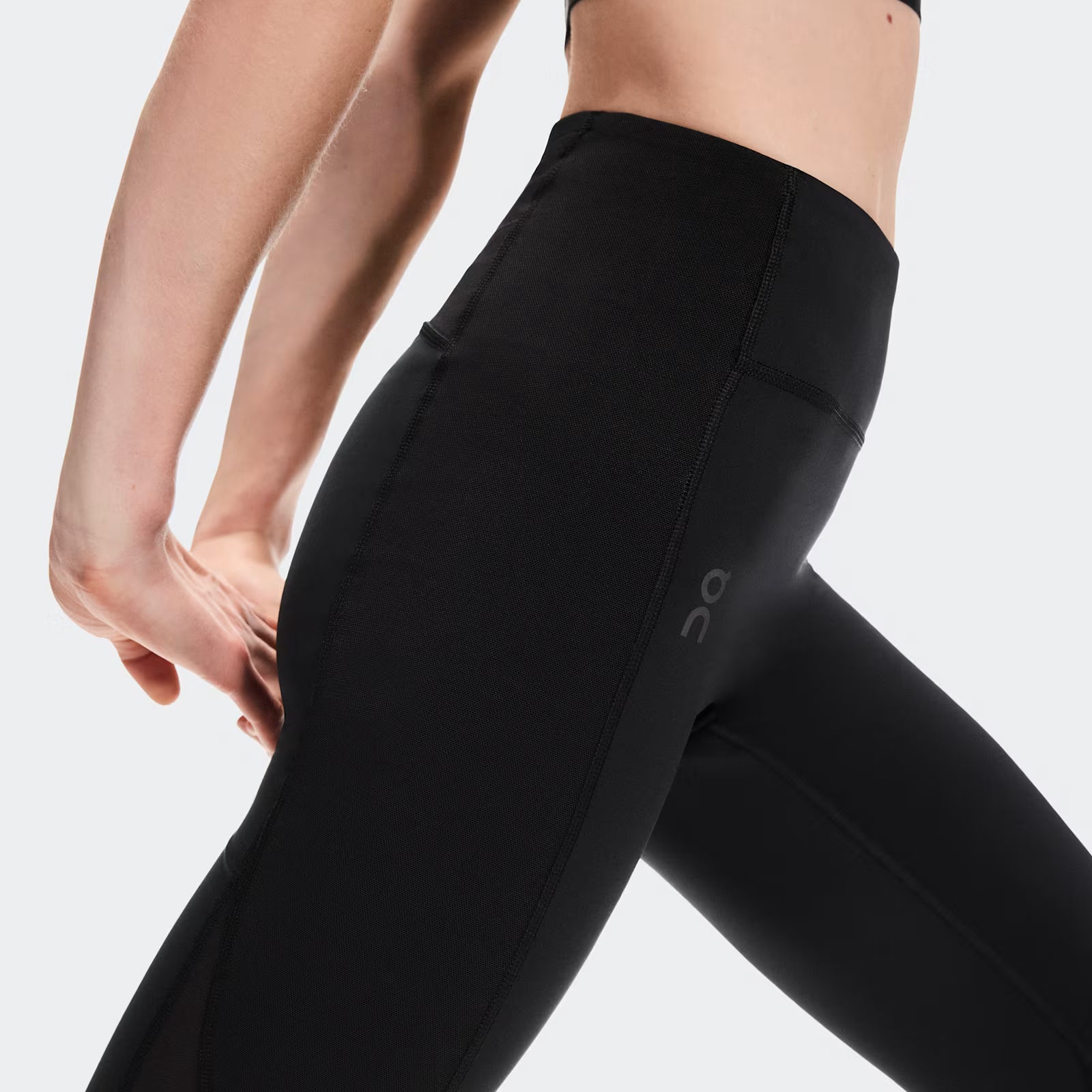 On Train Volt Tights 7/8 Black (Women'S)