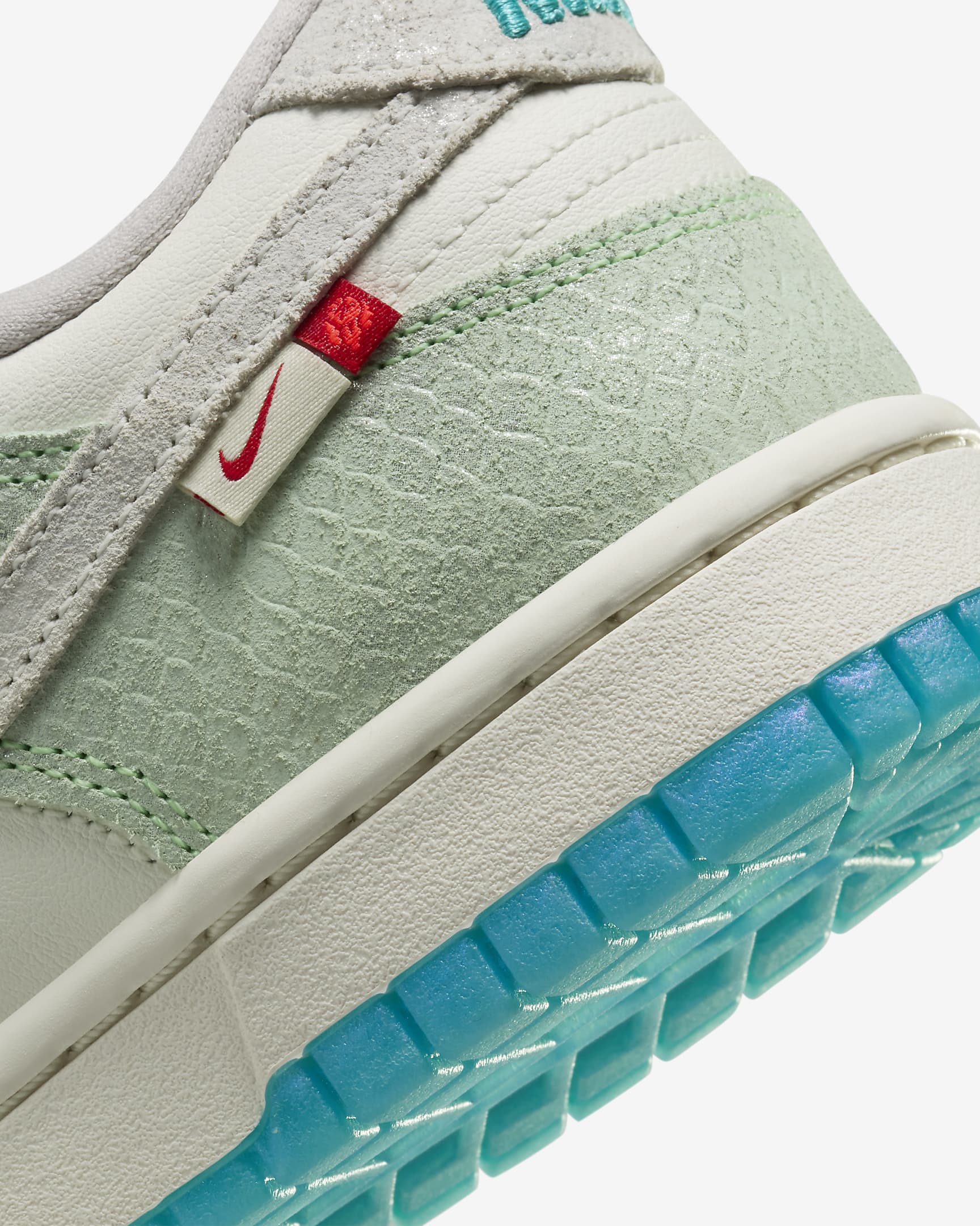 Nike Dunk Low LX Catus Sail Sale