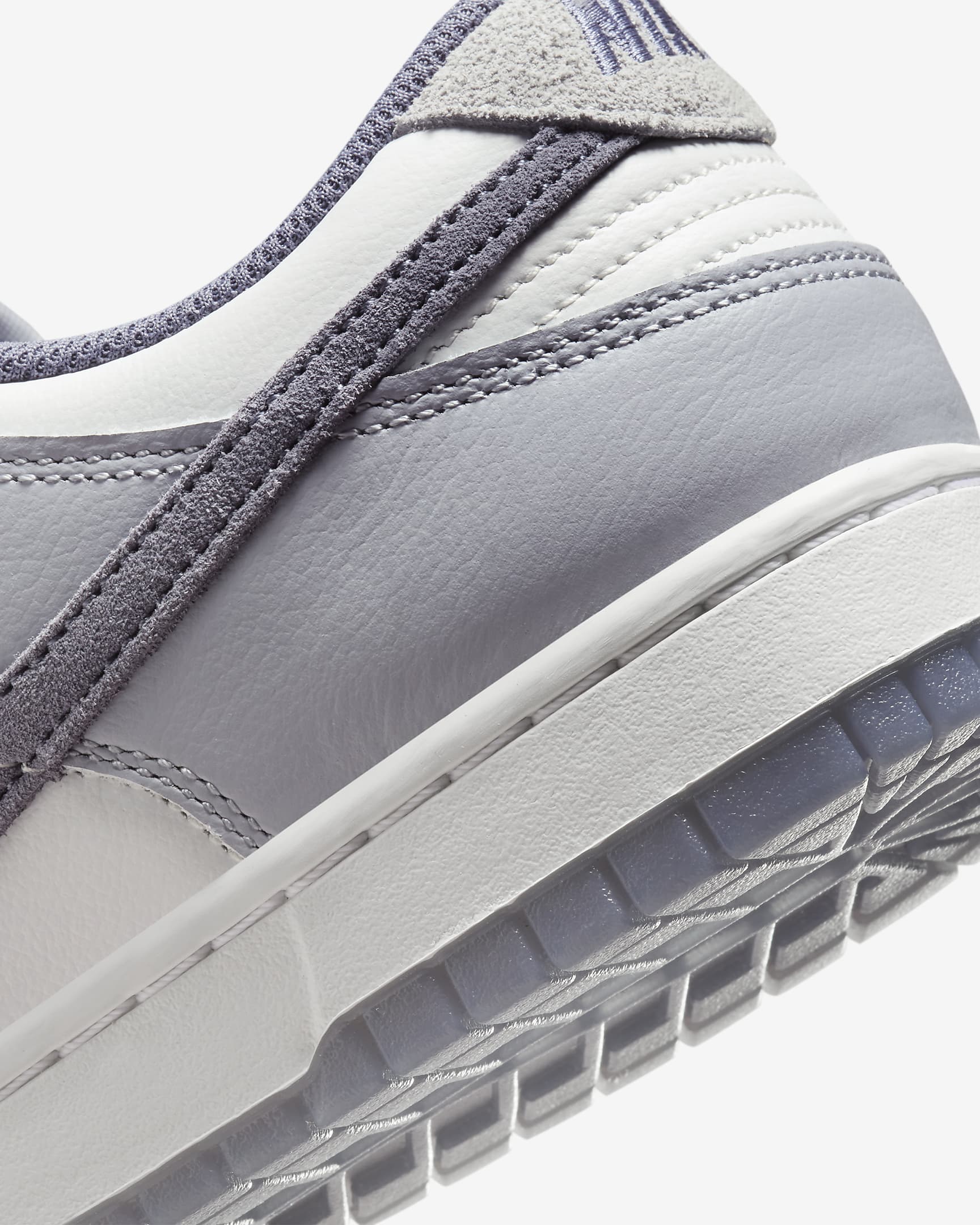 NIKE  DUNK LOW RETRO SE 'WHITE/LIGHT CARBON-PLATINUM TINT' Sale