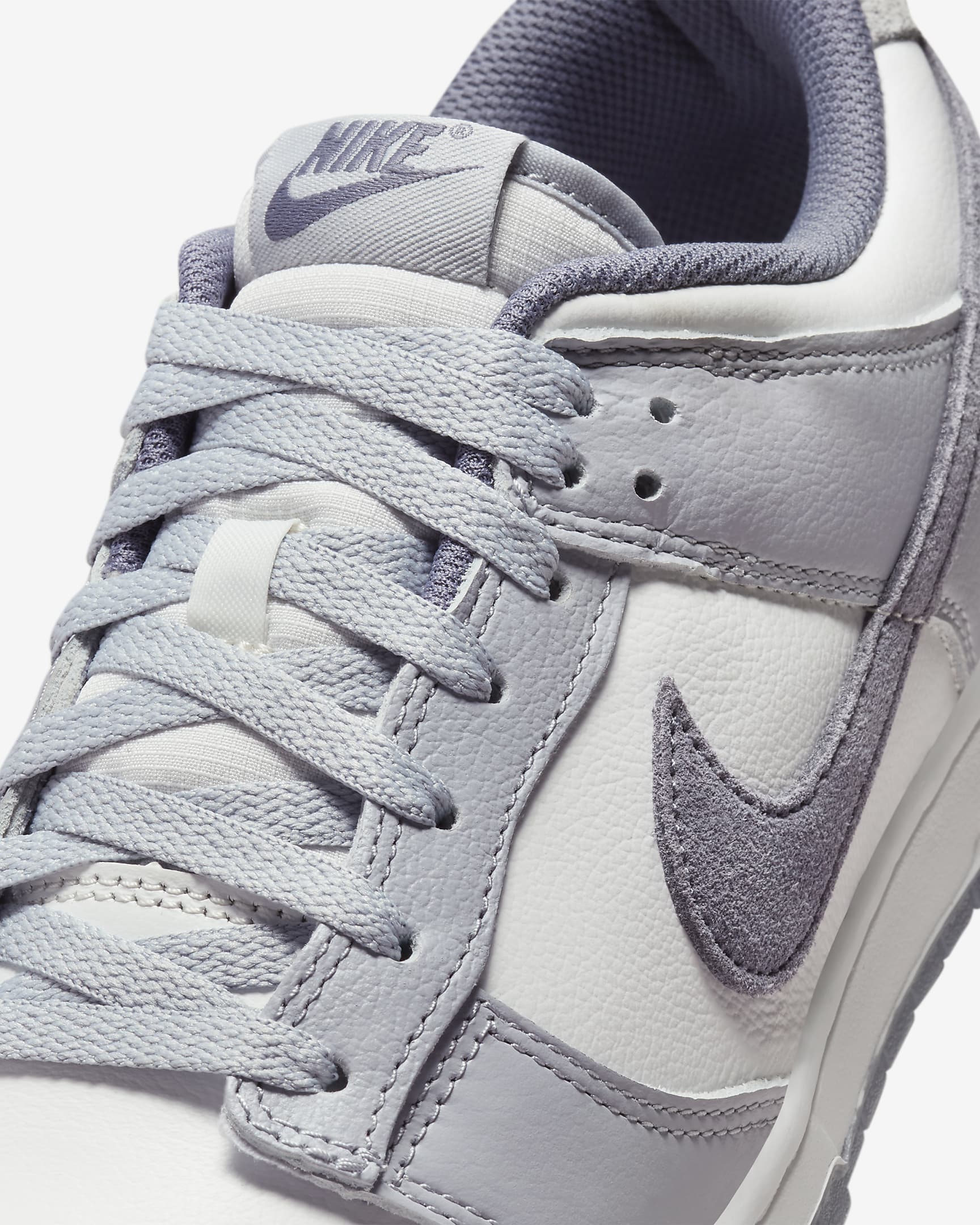 NIKE  DUNK LOW RETRO SE 'WHITE/LIGHT CARBON-PLATINUM TINT' Sale