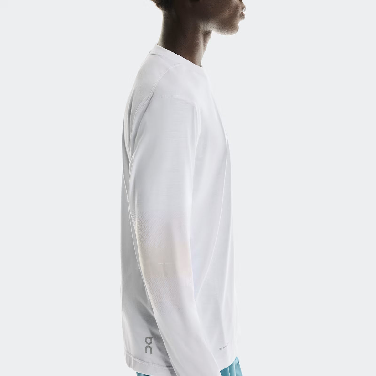 On Train Long-T Graphic White