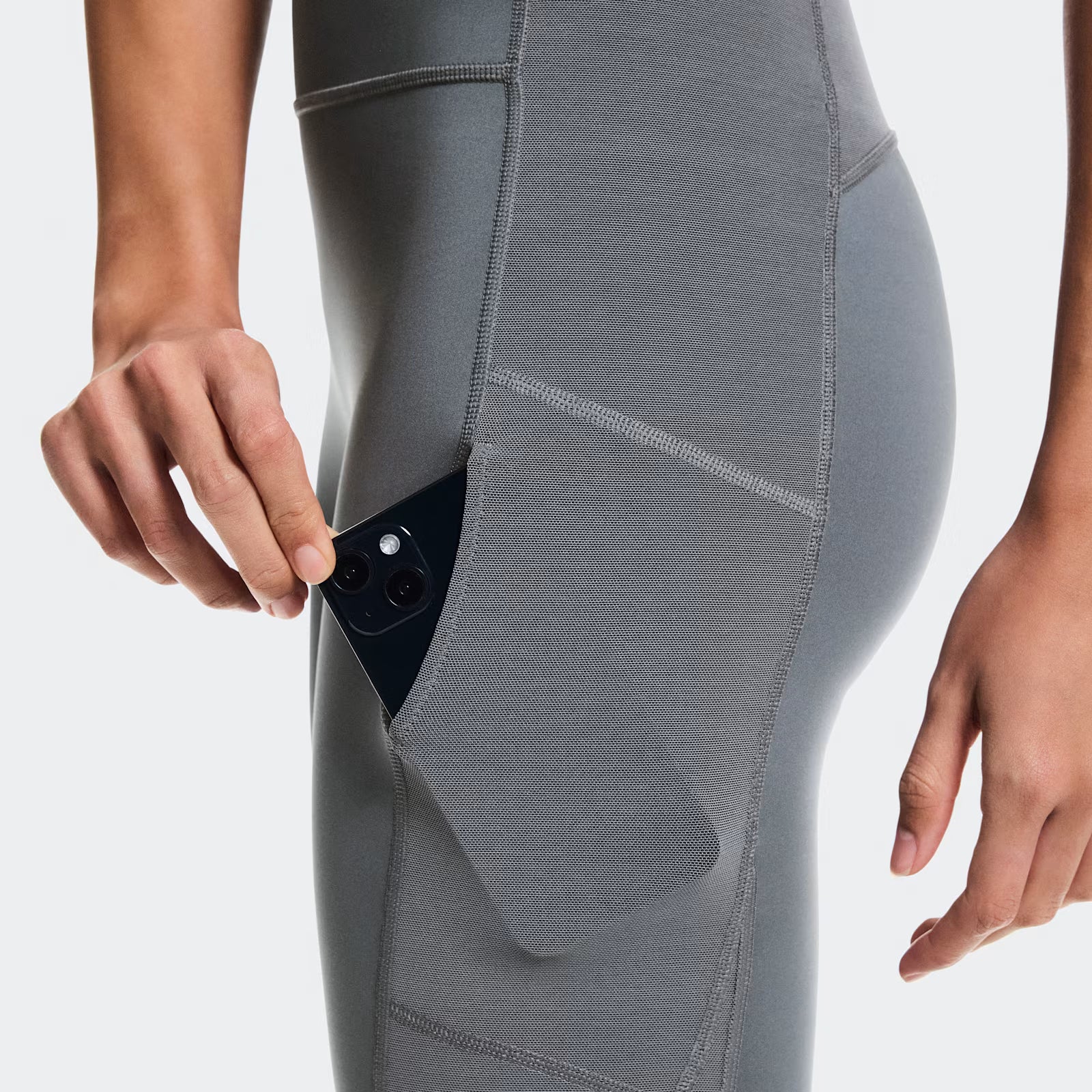 On Train Volt Tights 7/8 Rock (Women'S)