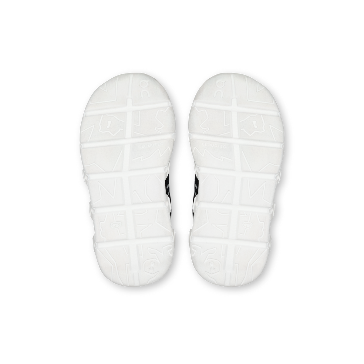 On Cloud Dash Black White