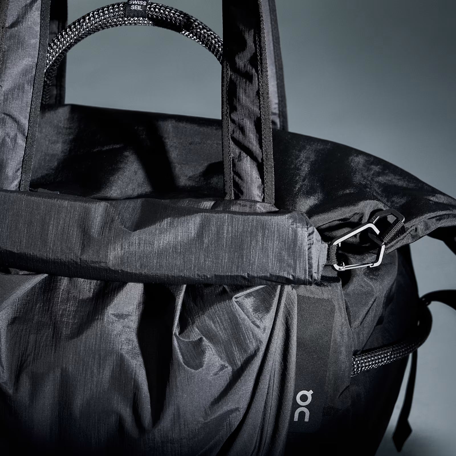 On Track Pack 40L Elite Black | Magnet