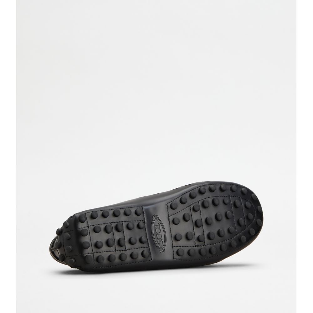 Tods Gommino Loafers In Leather Black Womens