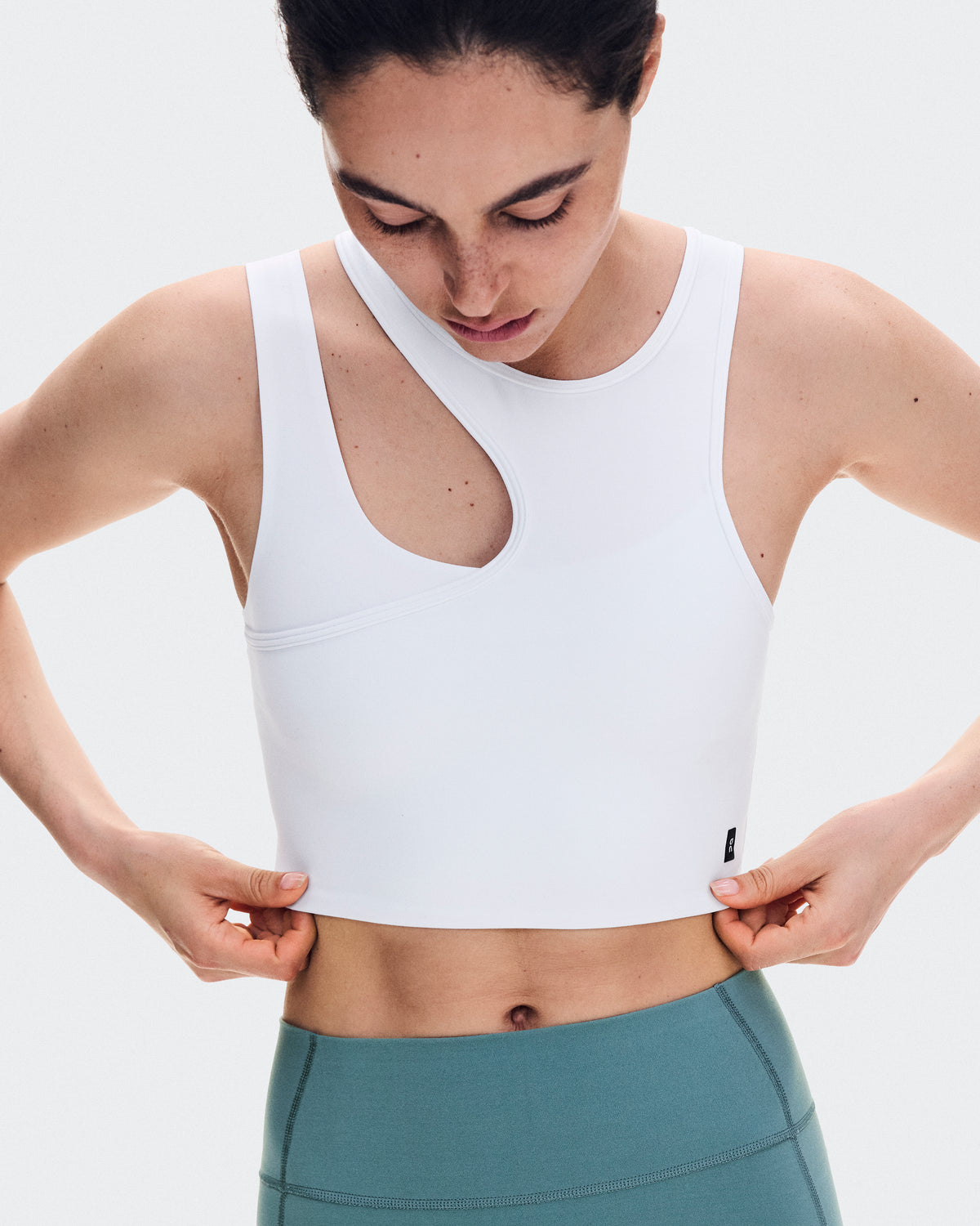 On Studio Asymmetric Crop White (Women'S)