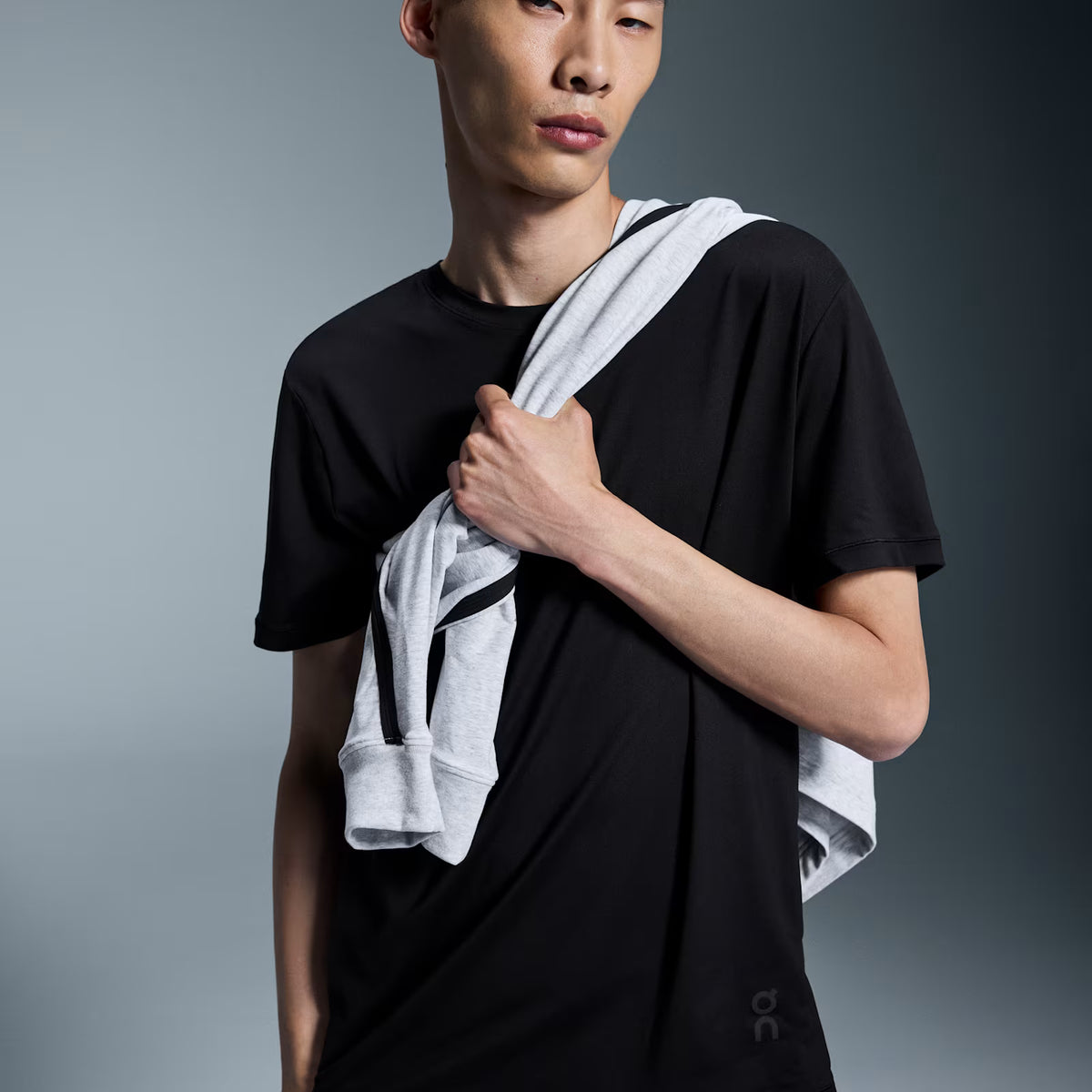 On Studio-T Black