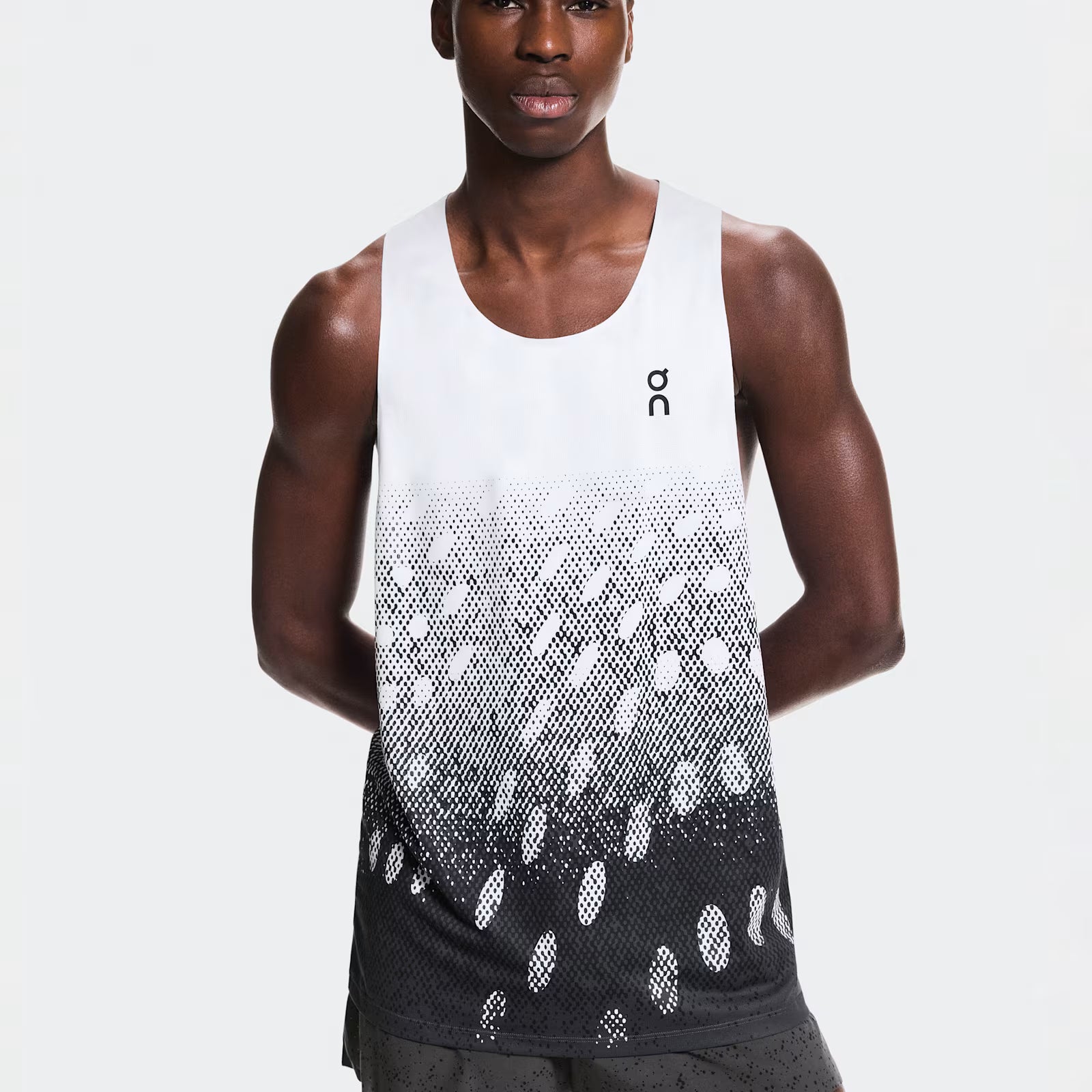On Zero Singlet White | Iron