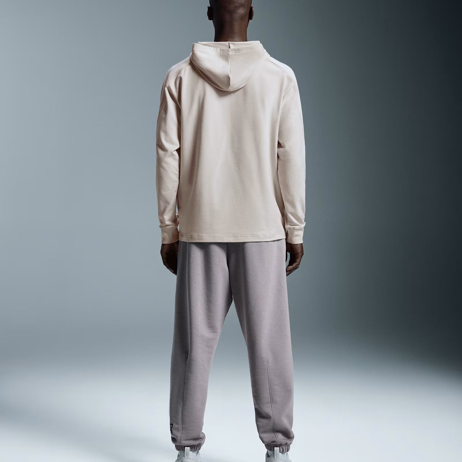 On Movement Hoodie Sand