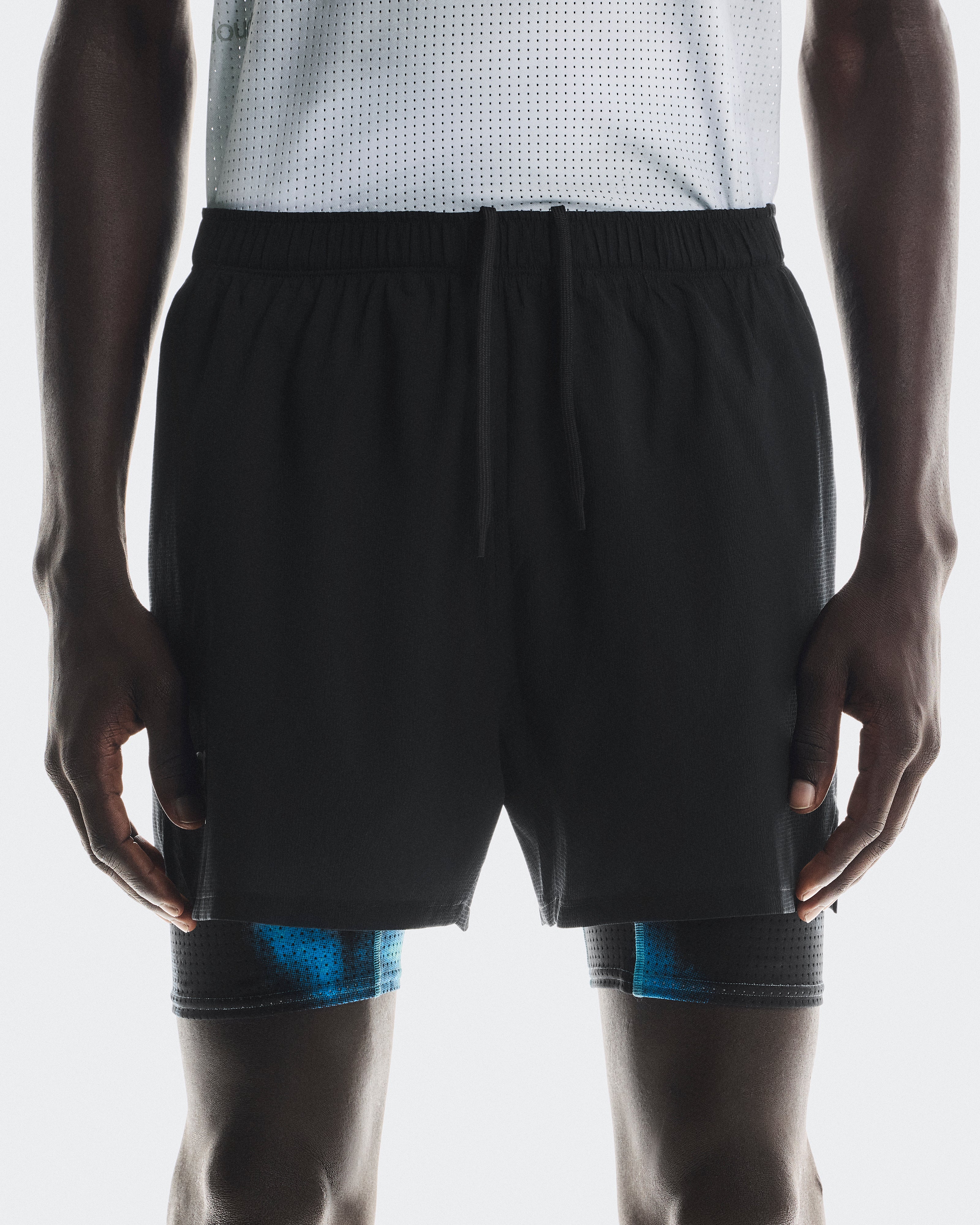 On Pace Shorts Black | Horizon