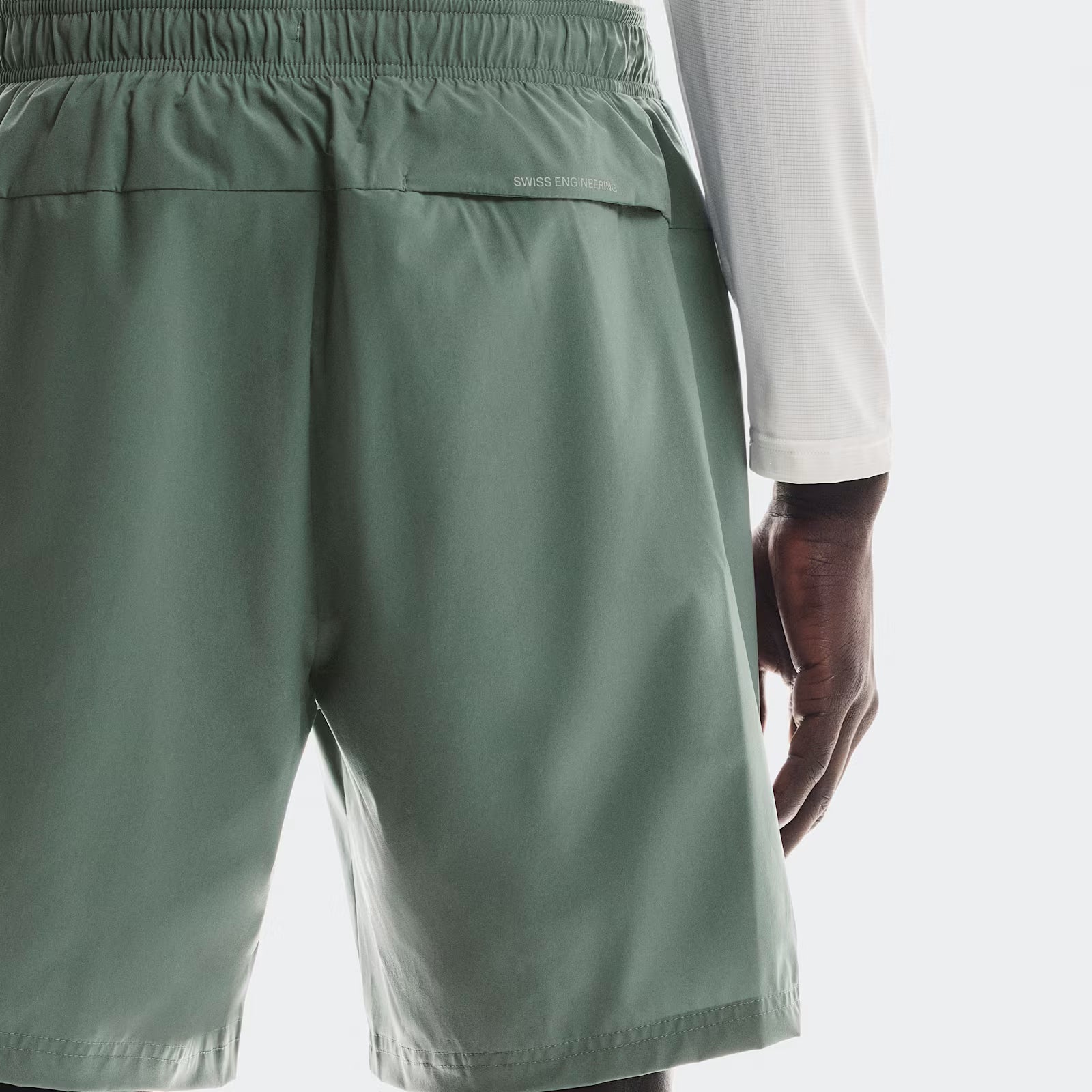 On 7" Core Shorts Olive