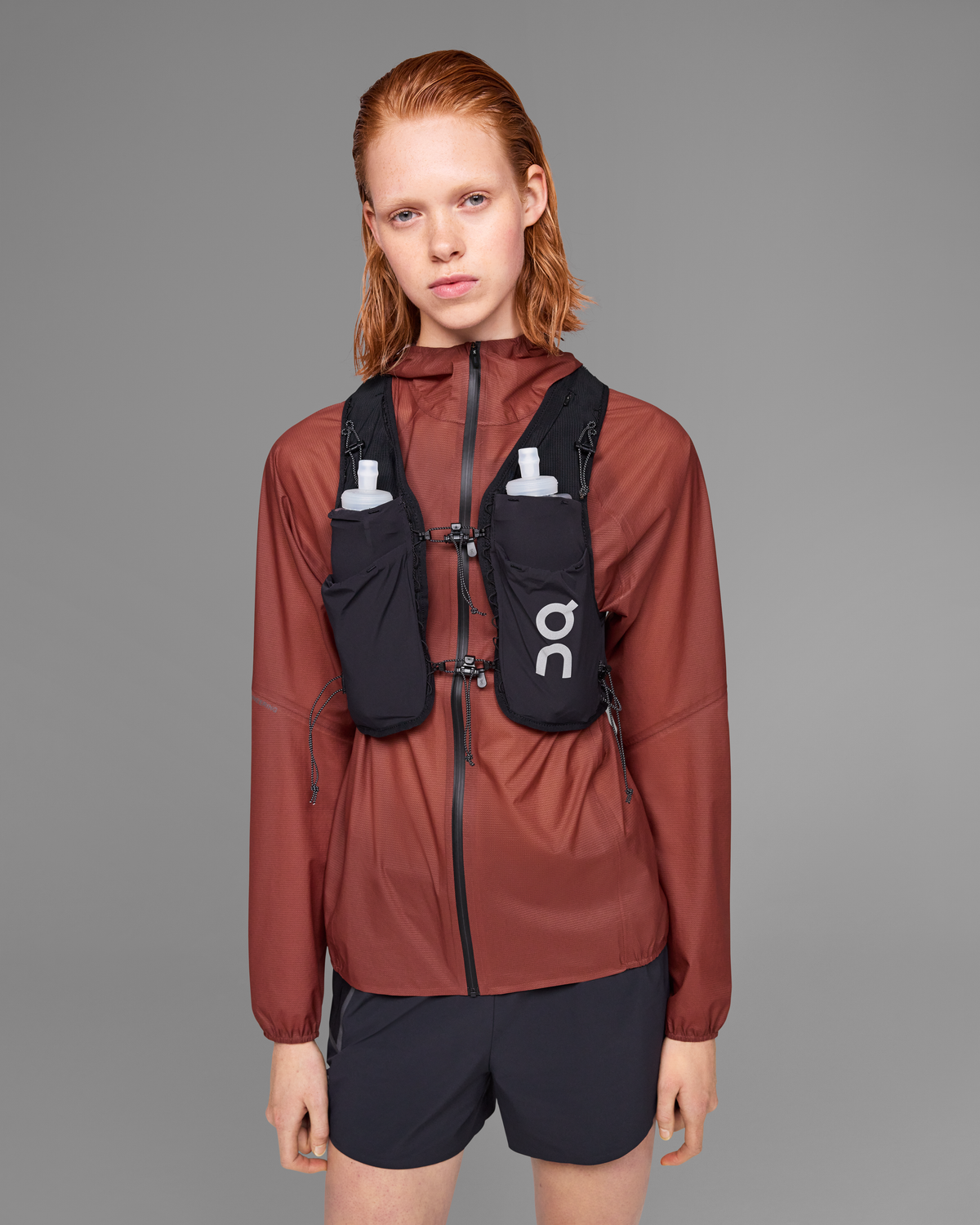 On Ultra Vest 10L Black