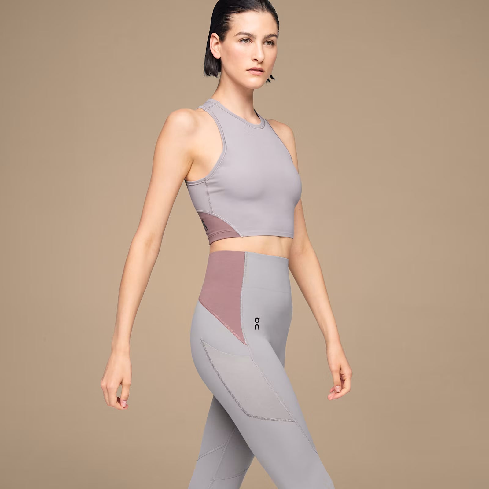 On Movement Crop Zinc | Grape (Women'S)