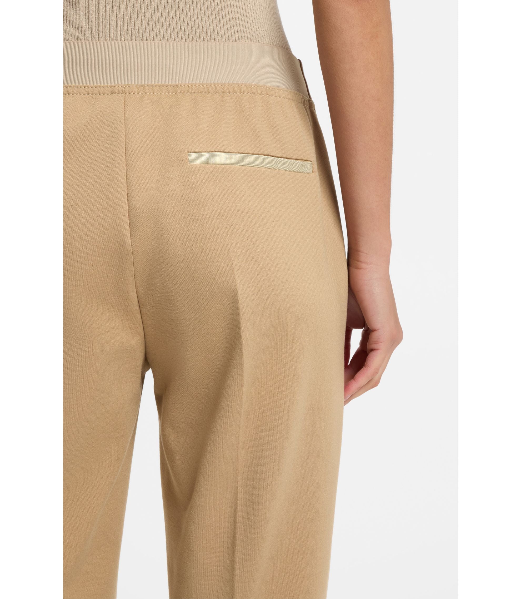 #color_light-beige