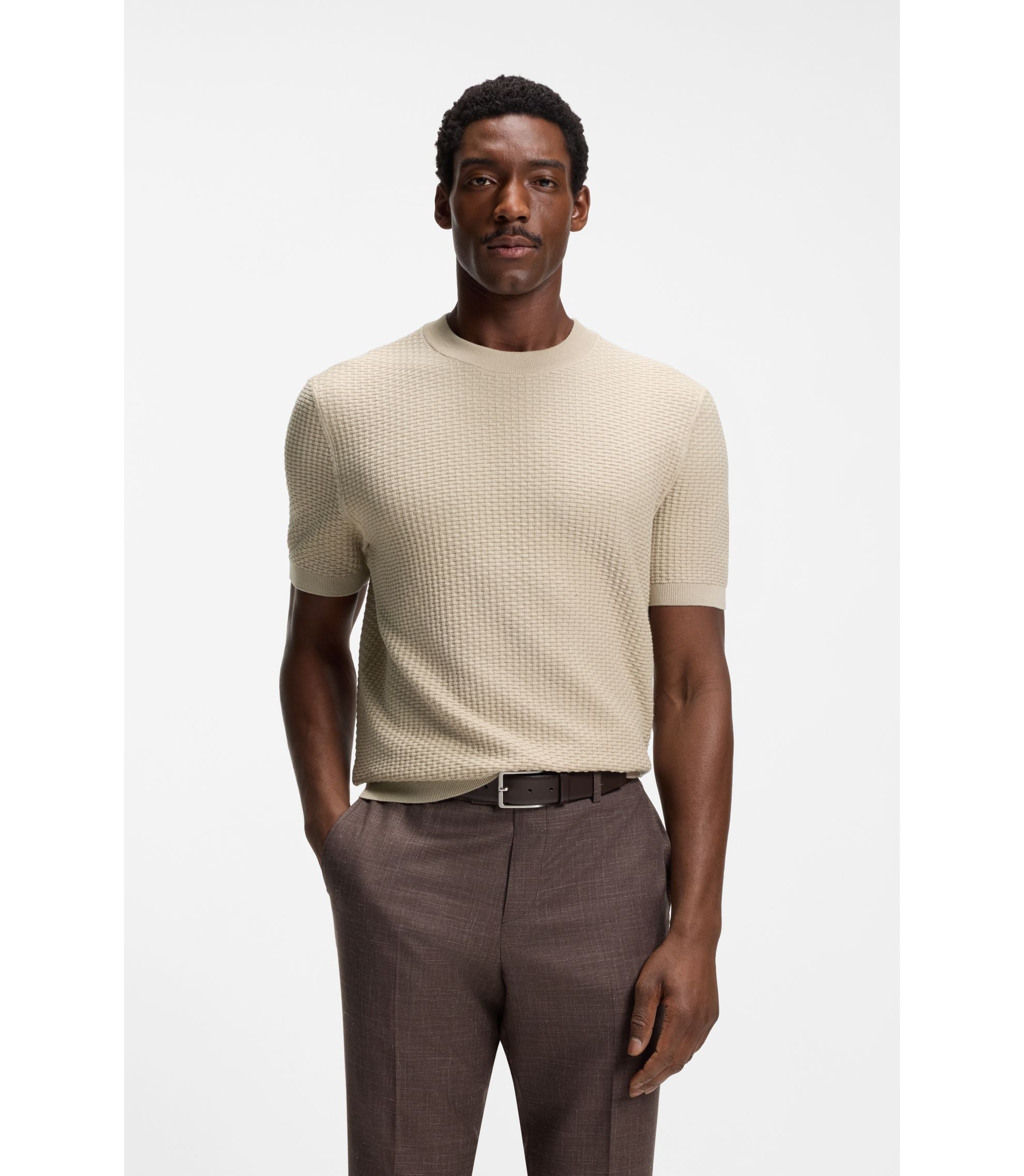 #color_light-beige