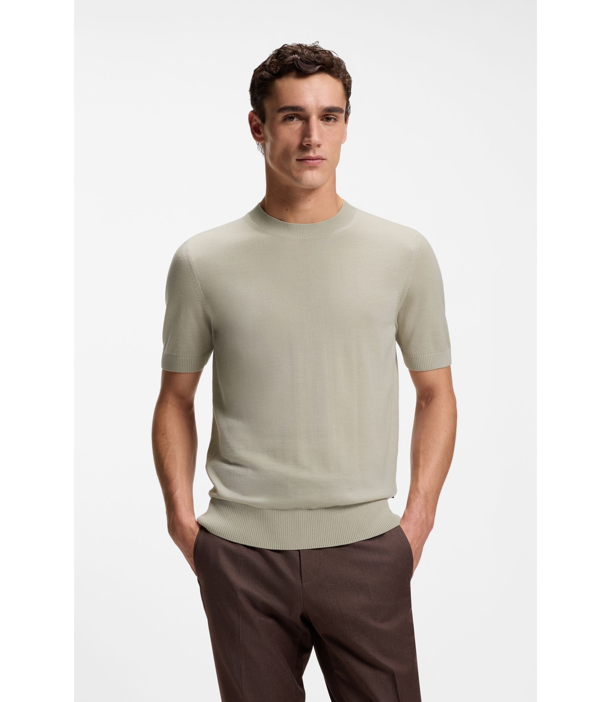 #color_light-beige