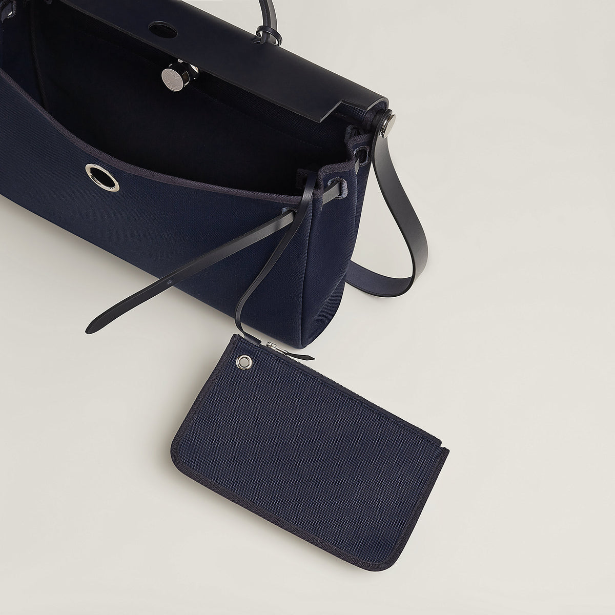 Hermes Herbag Messenger 39 Bag Bleu Marine