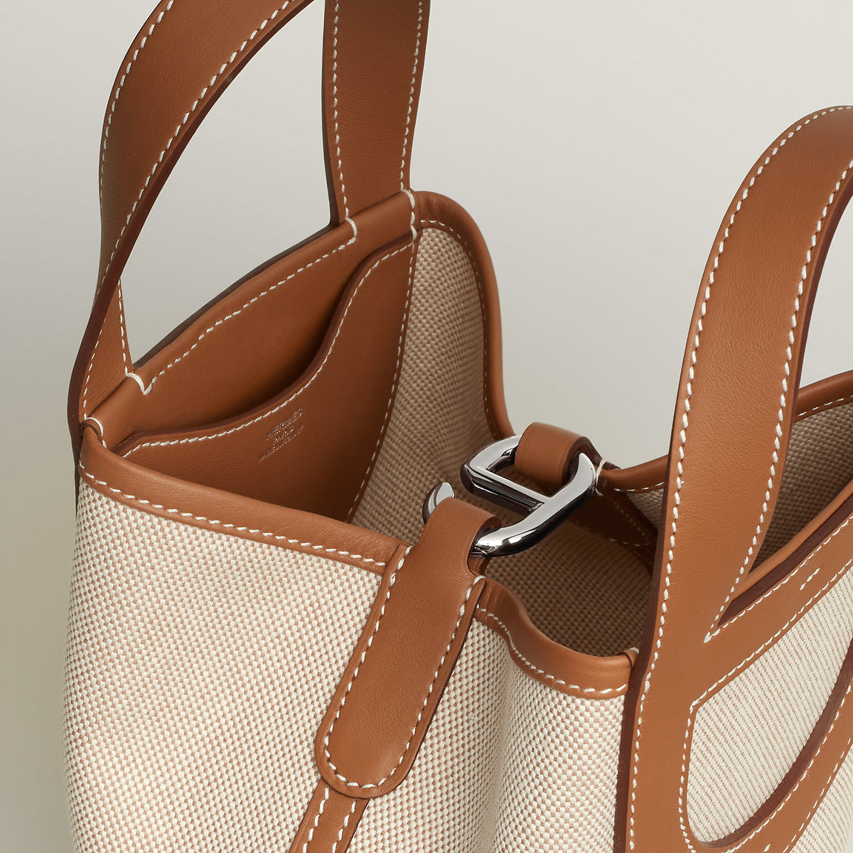 Hermes In The Loop 18 Bag Cru