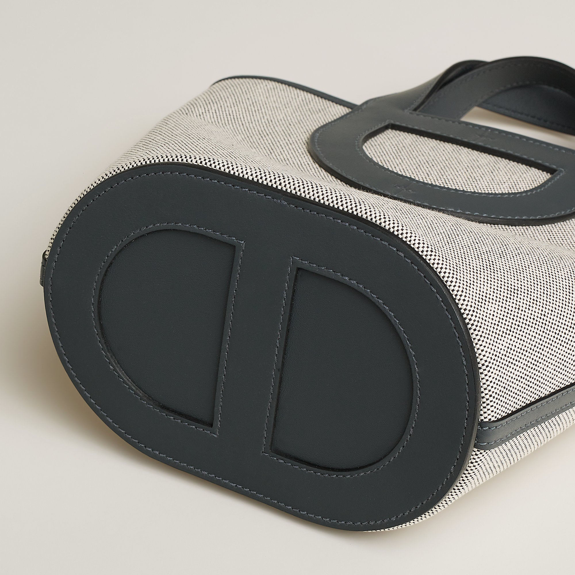 Hermes Herms In The Loop 18 Bag Noir