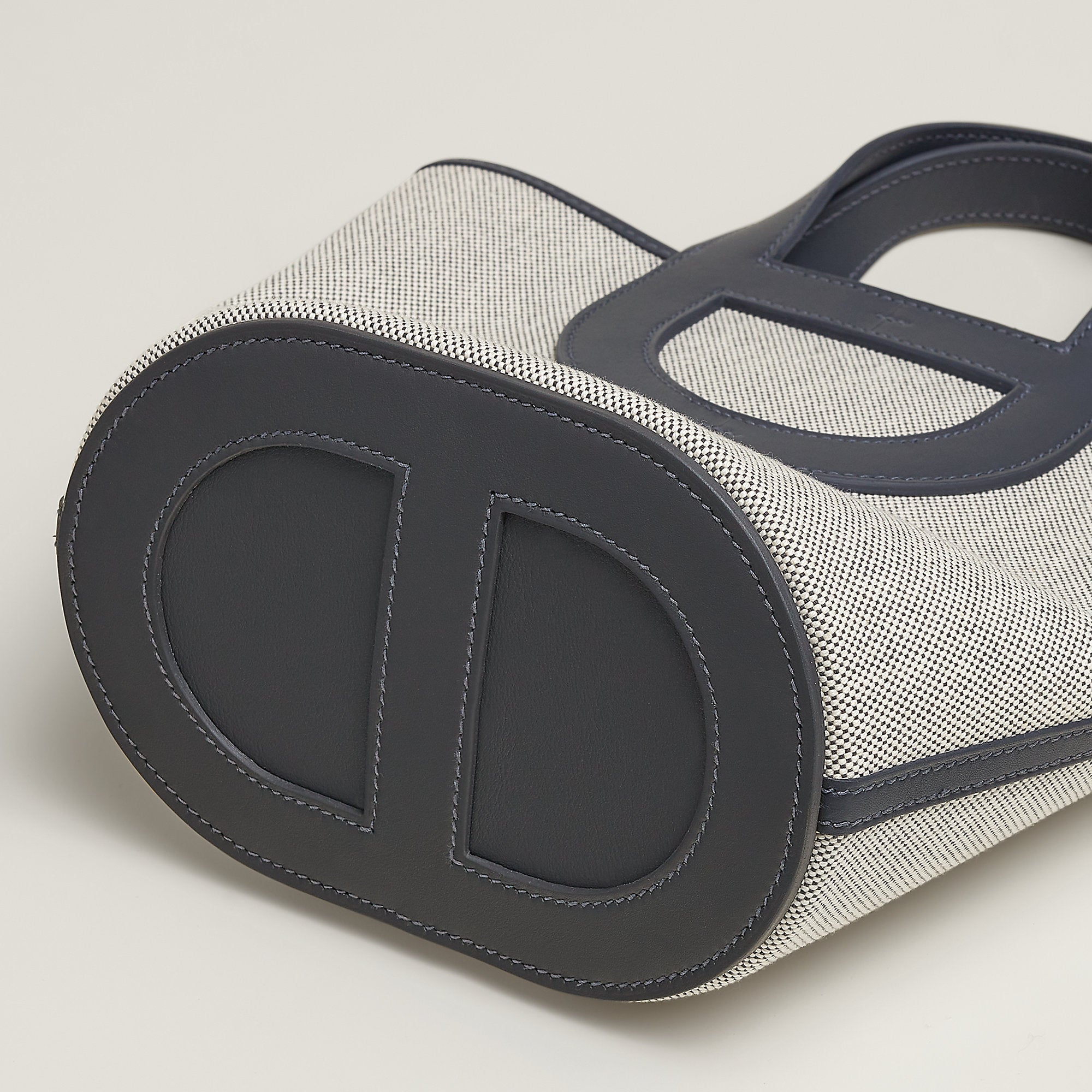 Hermes Herms In The Loop 18 Bag Noir