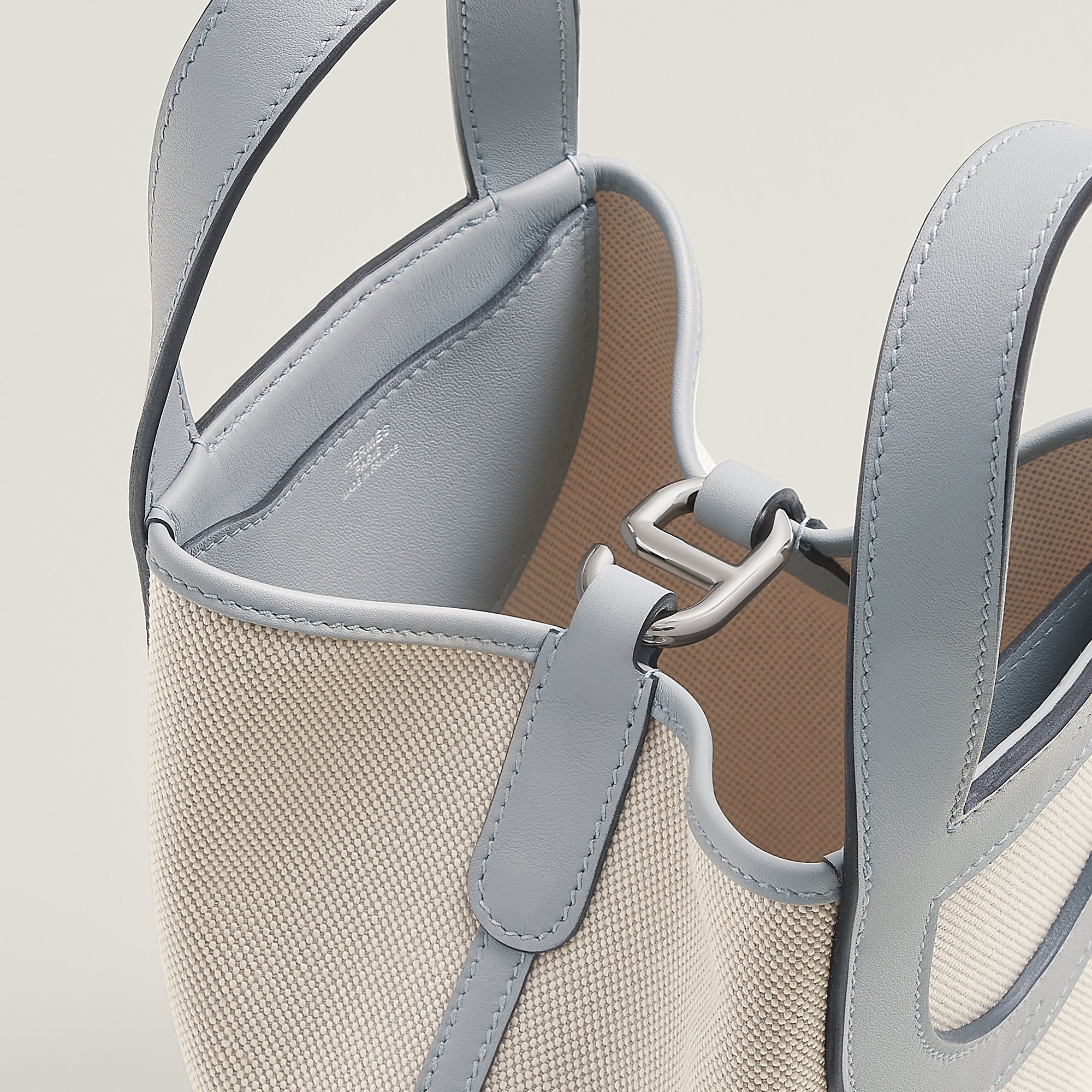 Hermes In The Loop 18 Bag Cru