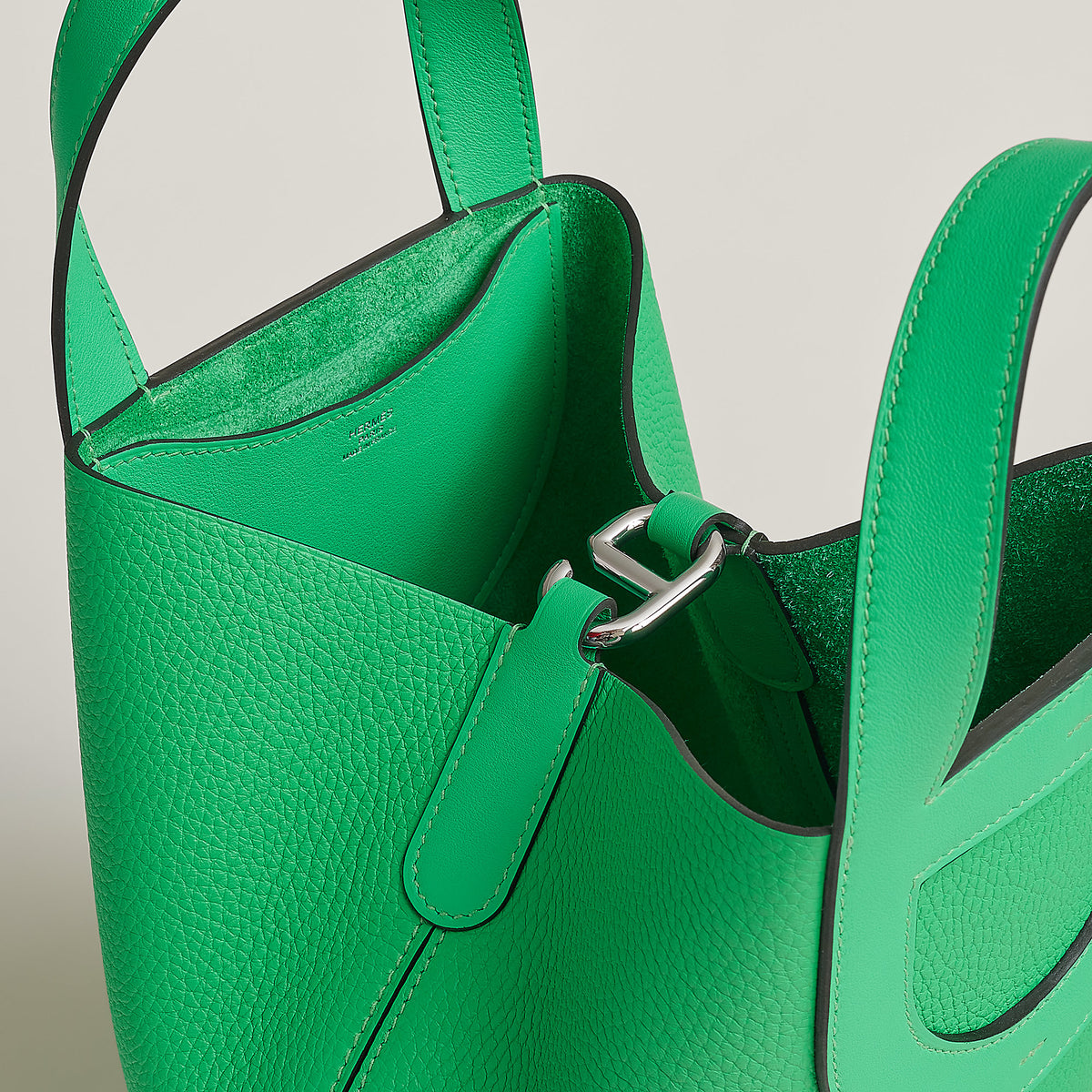 Hermes In The Loop 23 Bag Vert Comics