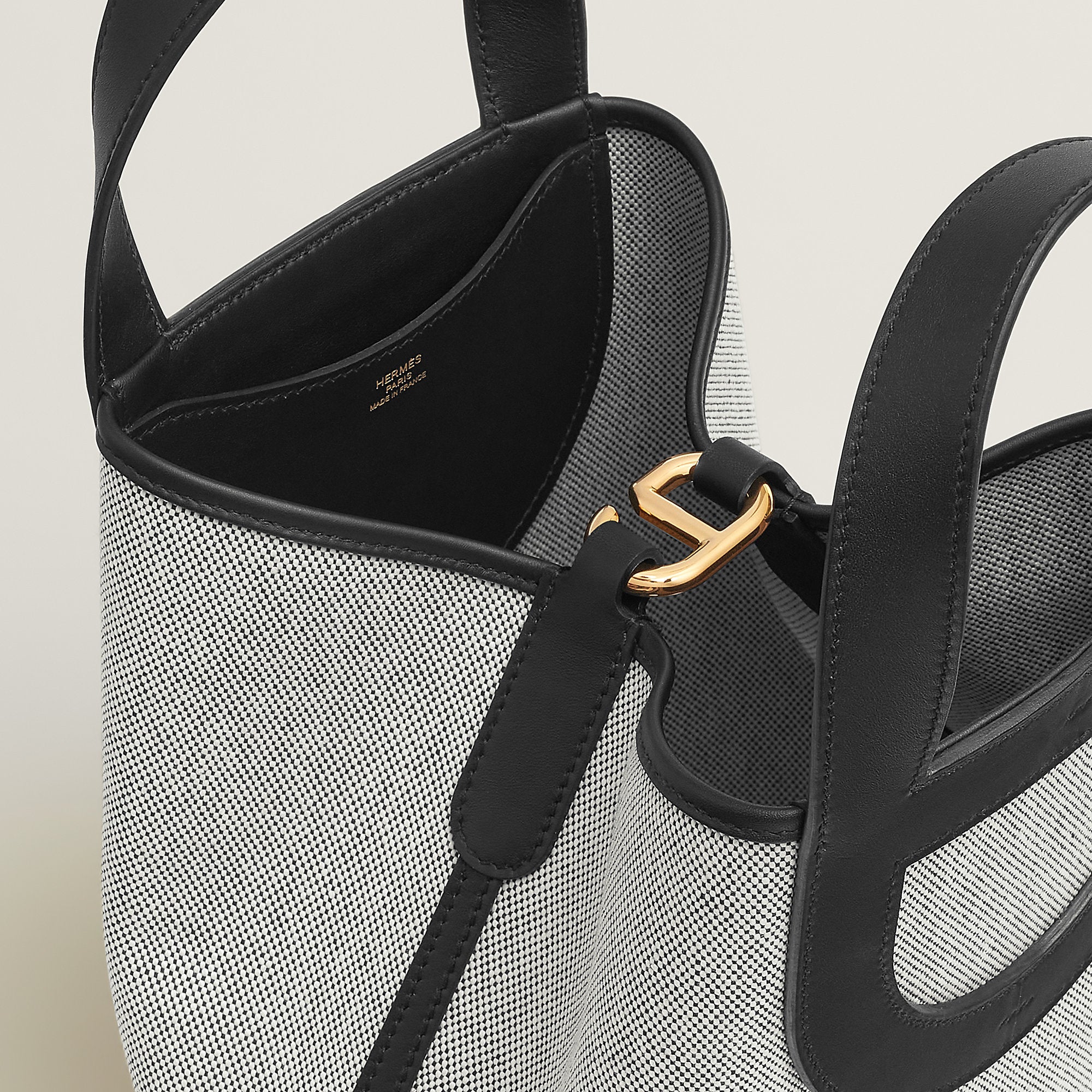 Hermes In The Loop 23 Bag Cru