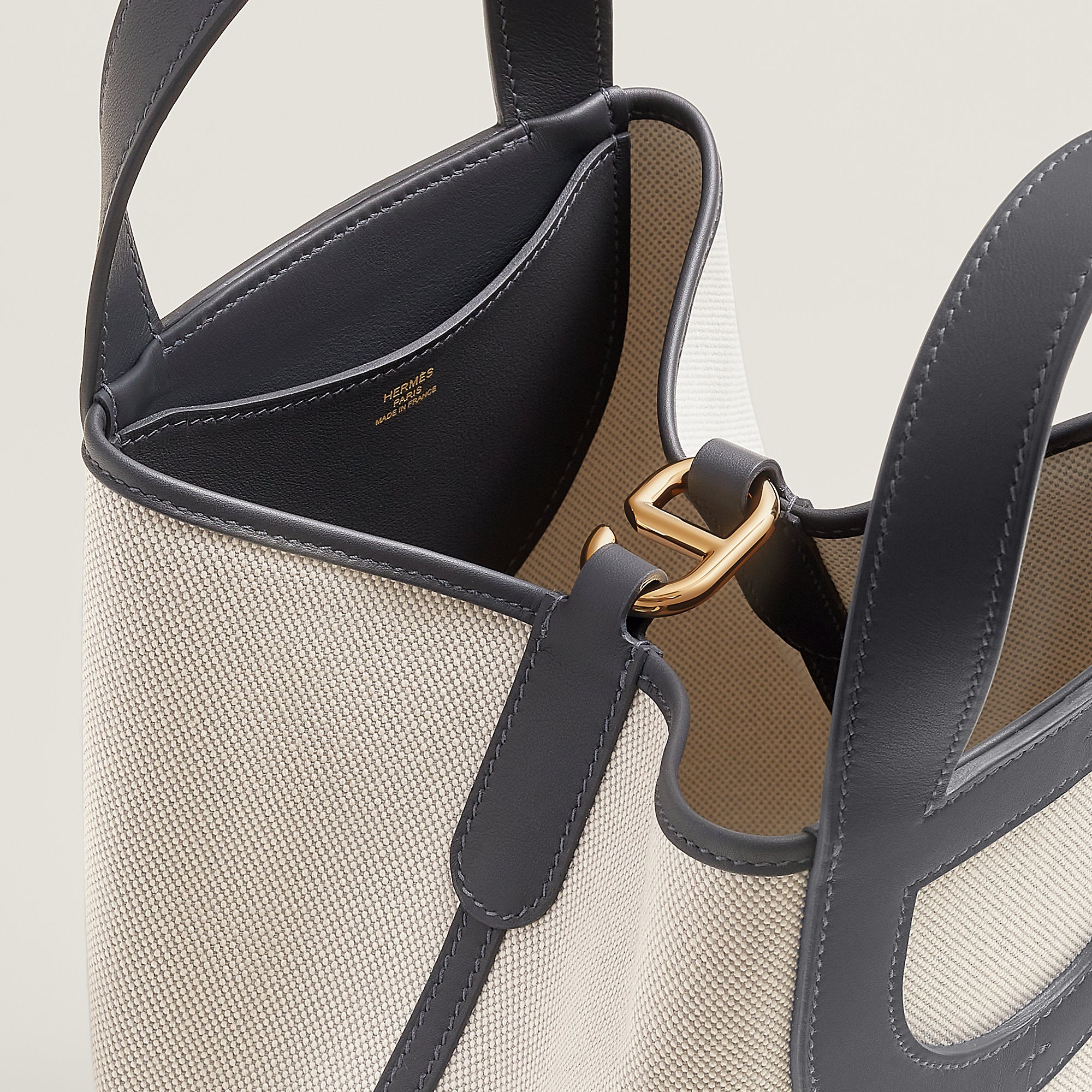 Hermes In The Loop 23 Bag Cru