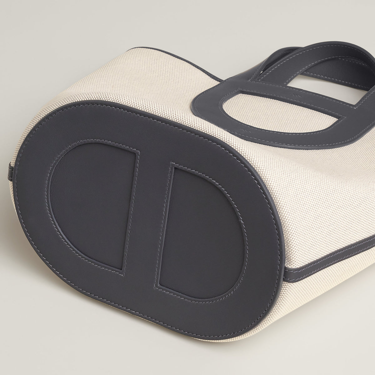 Hermes In The Loop 23 Bag Cru