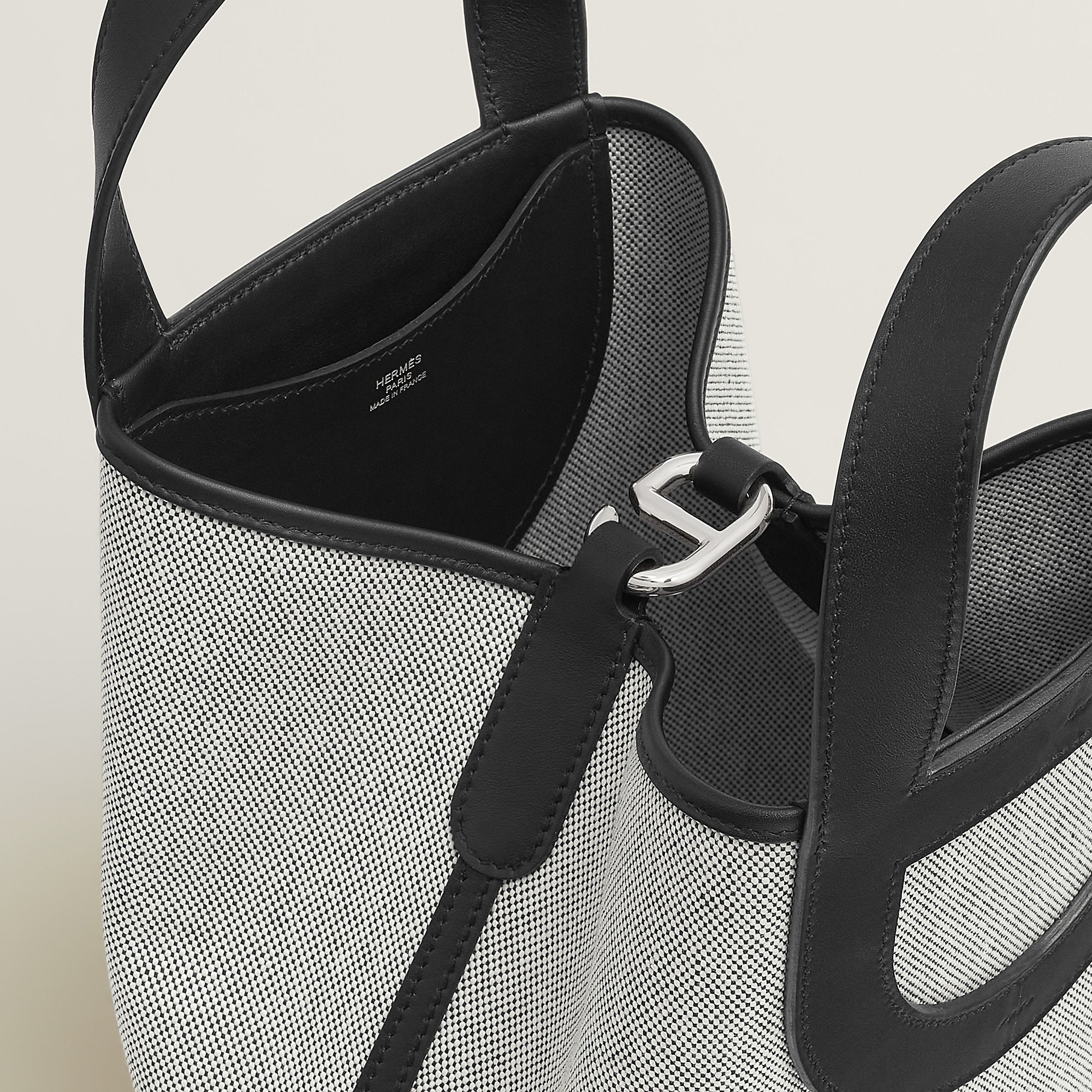 Hermes In The Loop 23 Bag Cru