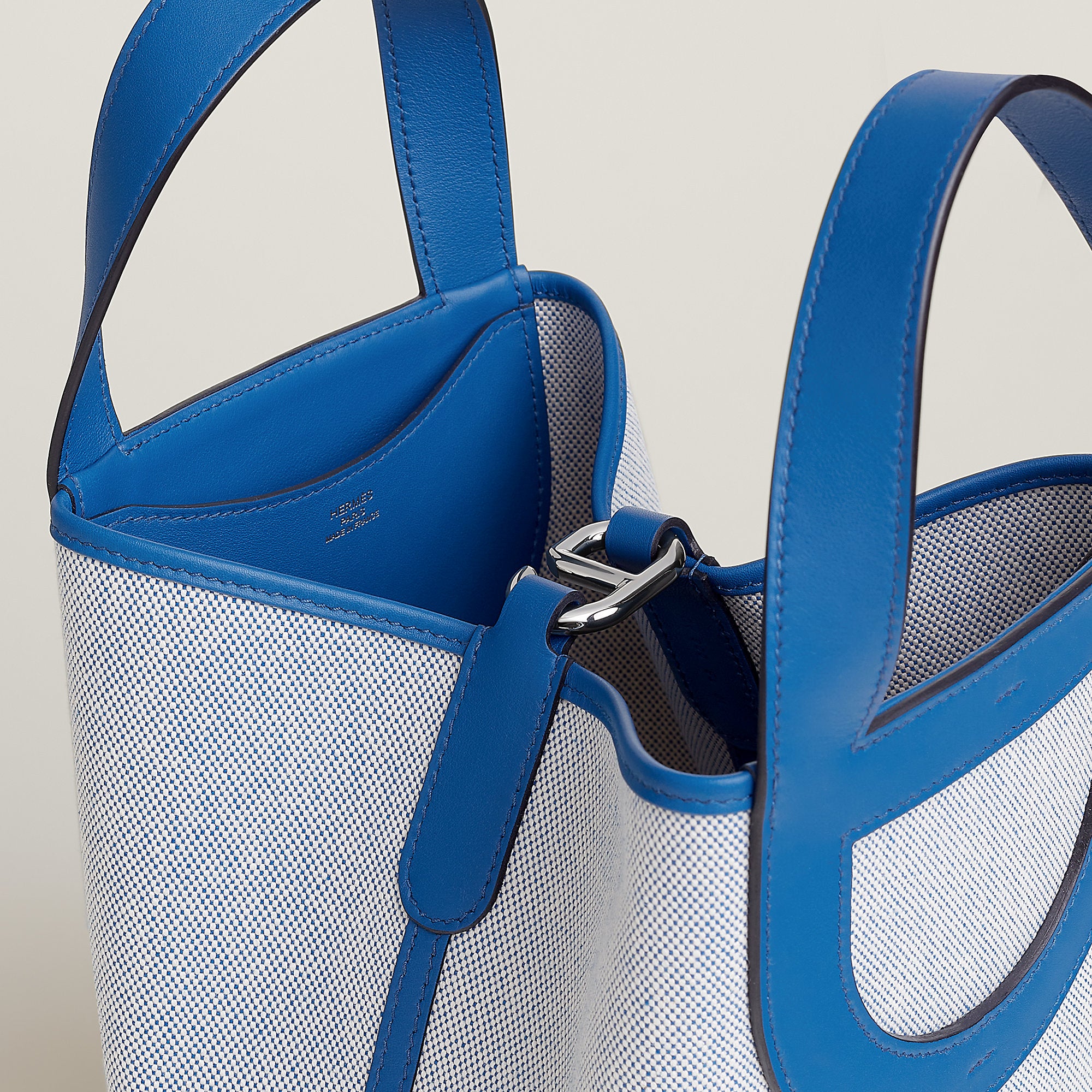 Hermes In The Loop 23 Bag Cru