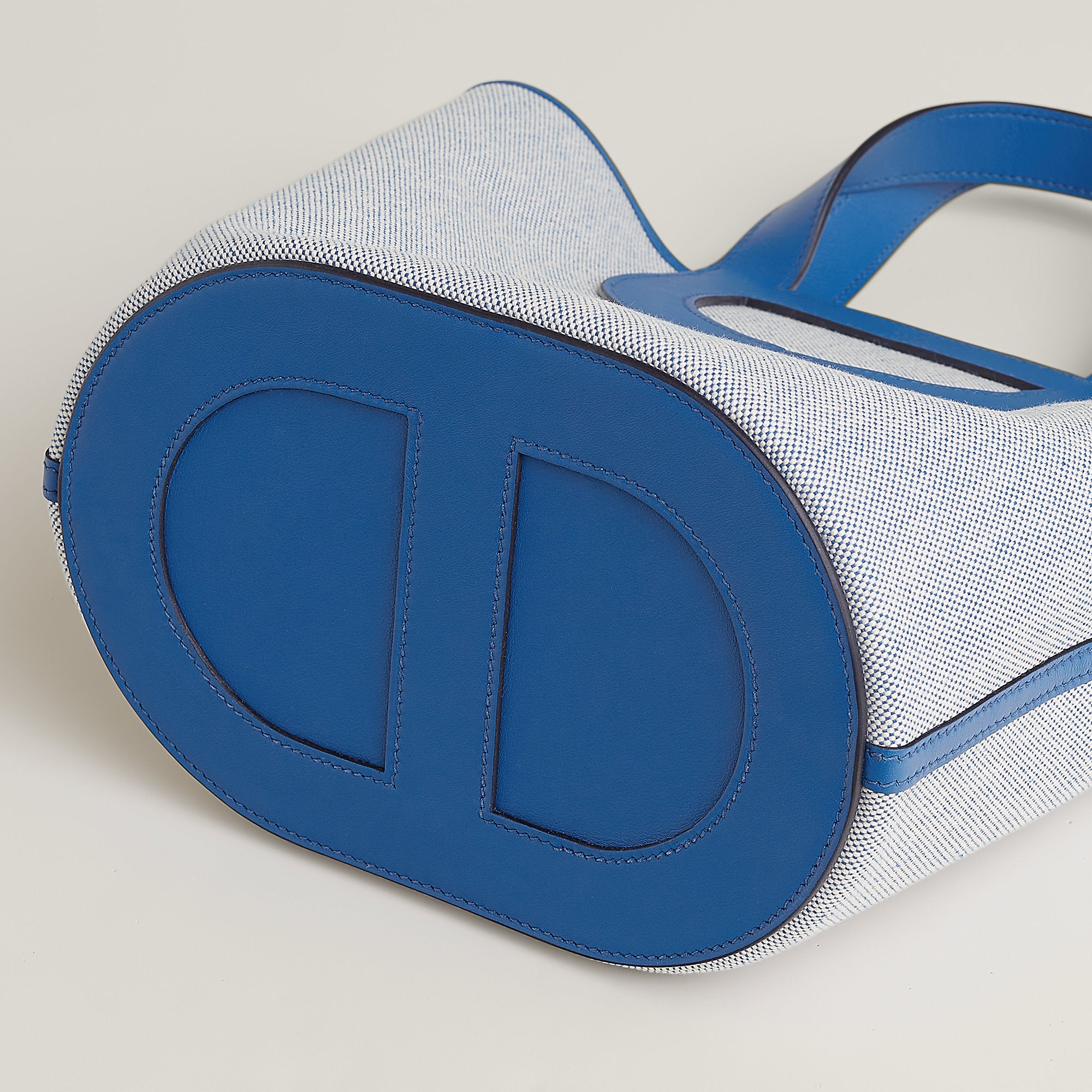 Hermes In The Loop 23 Bag Cru