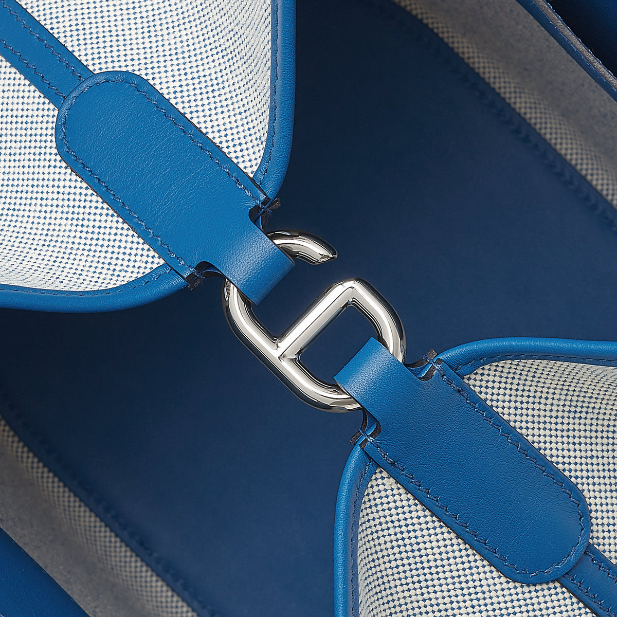 Hermes In The Loop 23 Bag Cru