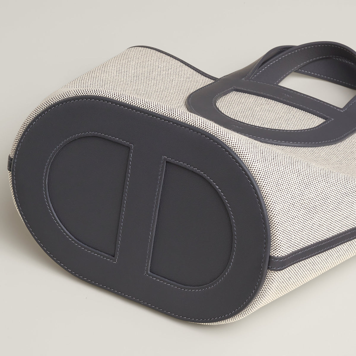 Hermes Herms In The Loop 23 Bag Cru