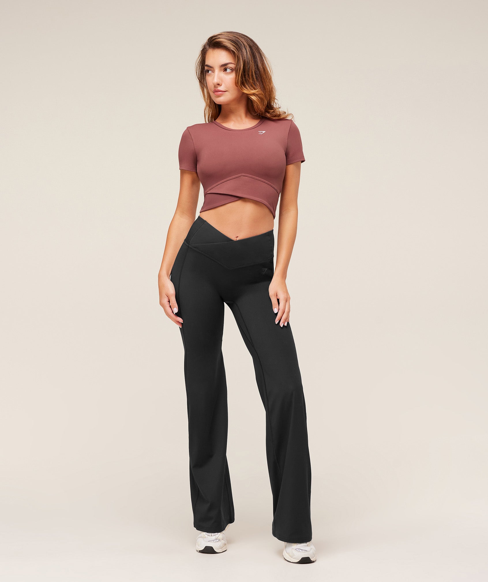 Women's Gymshark Crossover Midi Top With Shelf Burgundy Brown
