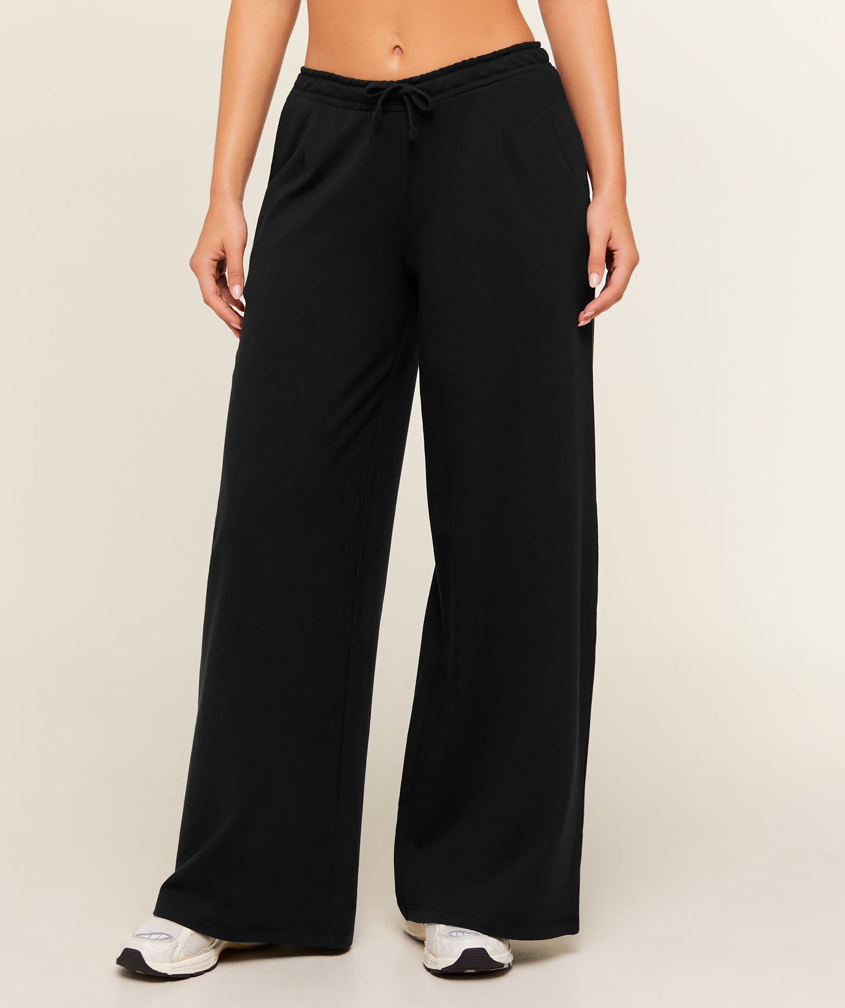 Women's Gymshark Lightweight Wide Leg Pants Regular Black