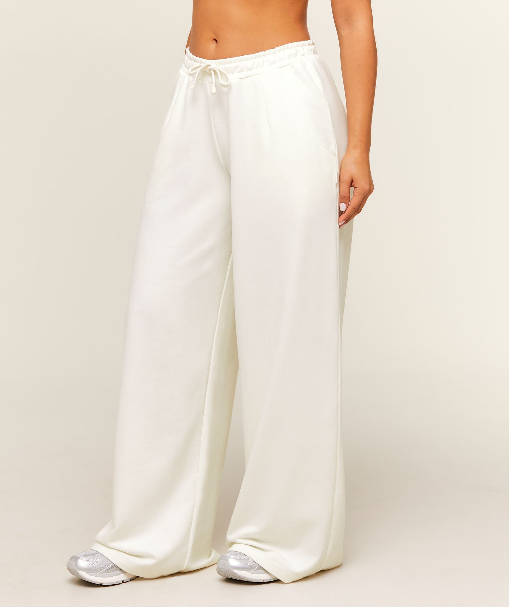 Women's Gymshark Lightweight Wide Leg Pant Short Soft White