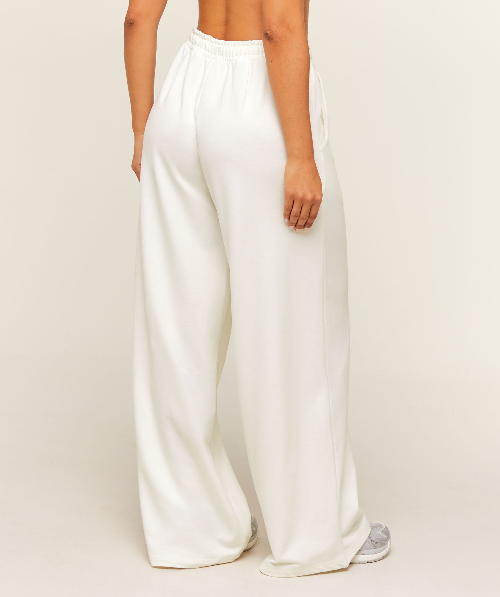 Women's Gymshark Lightweight Wide Leg Pant Short Soft White