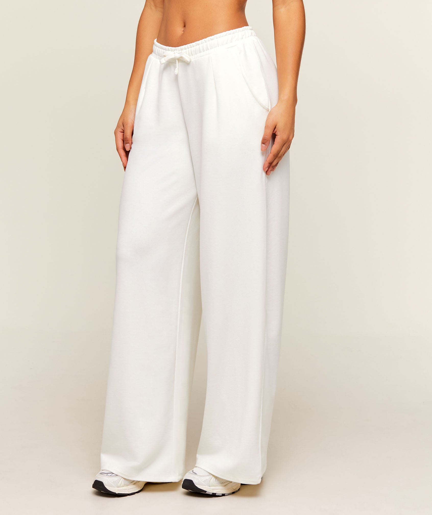 Women's Gymshark Lightweight Wide Leg Pant Tall Soft White